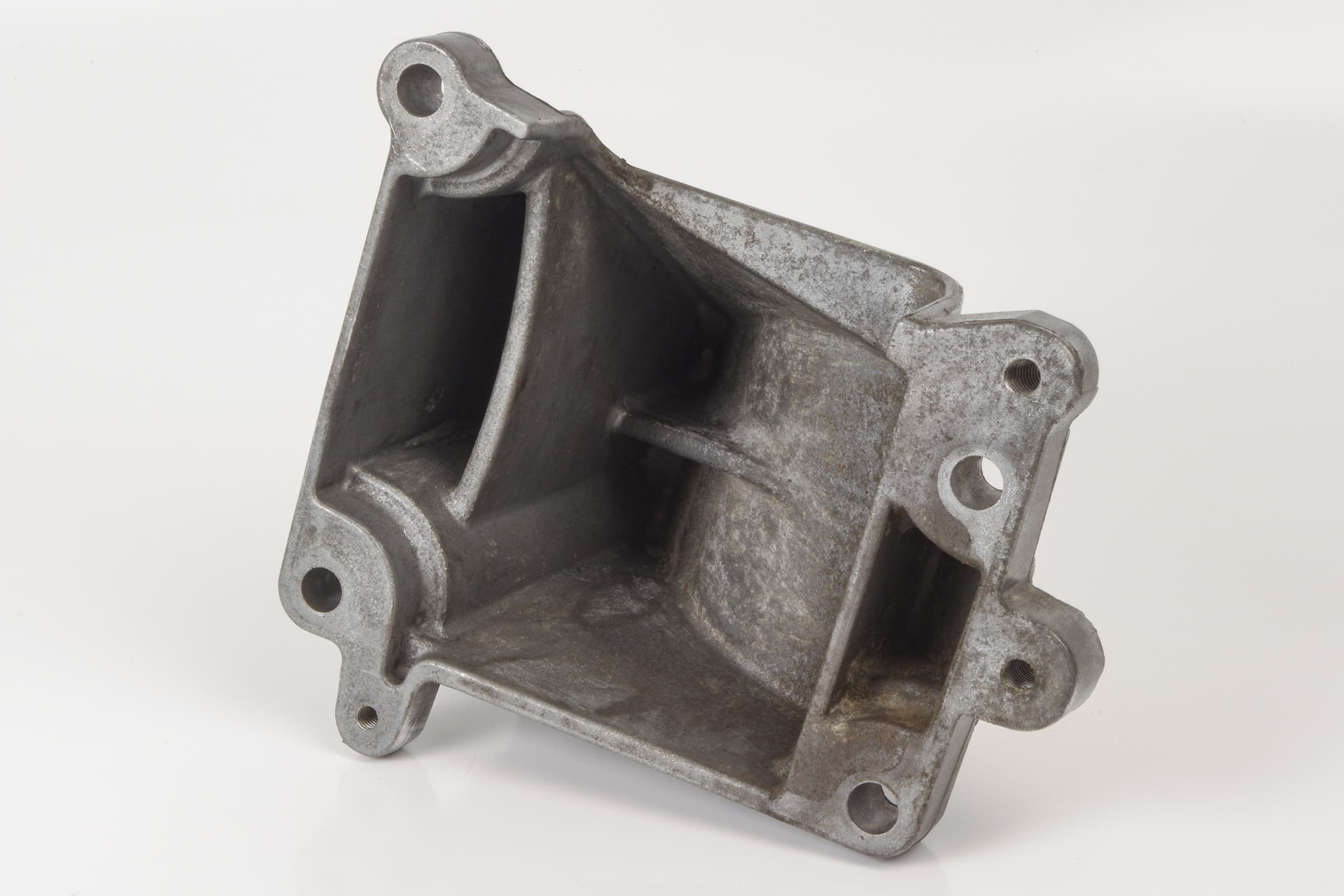 Mercedes 2762233304 Engine Mount Bracket | W166 M X166 GL R172 SLK W205 C...