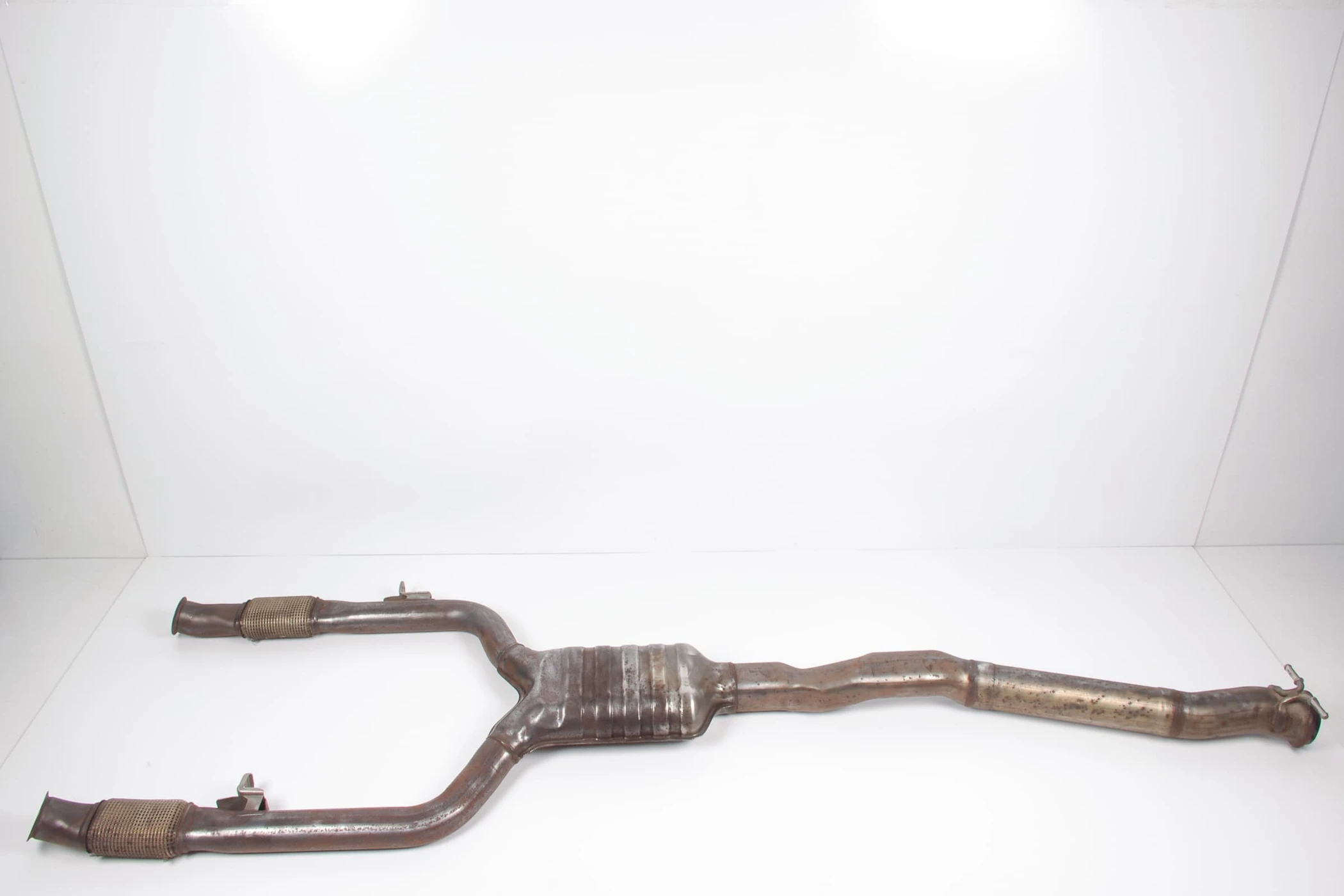 Mercedes 2054910401 AMG Exhaust Central | W205 S205 C205 C