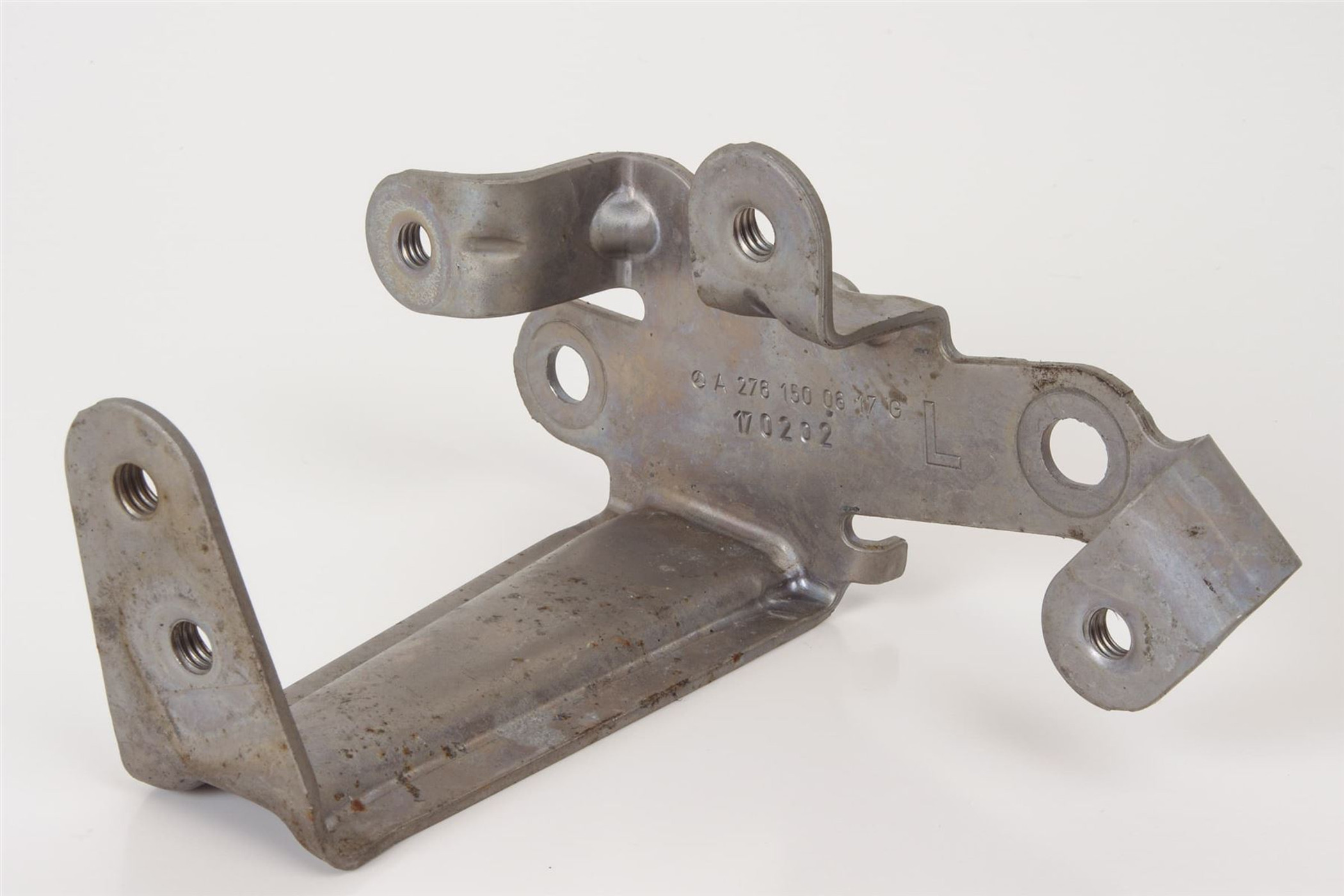 Mercedes 2761500617 Check Valve Bracket | W166 M X166 GL R172 SLK W205 C C207...