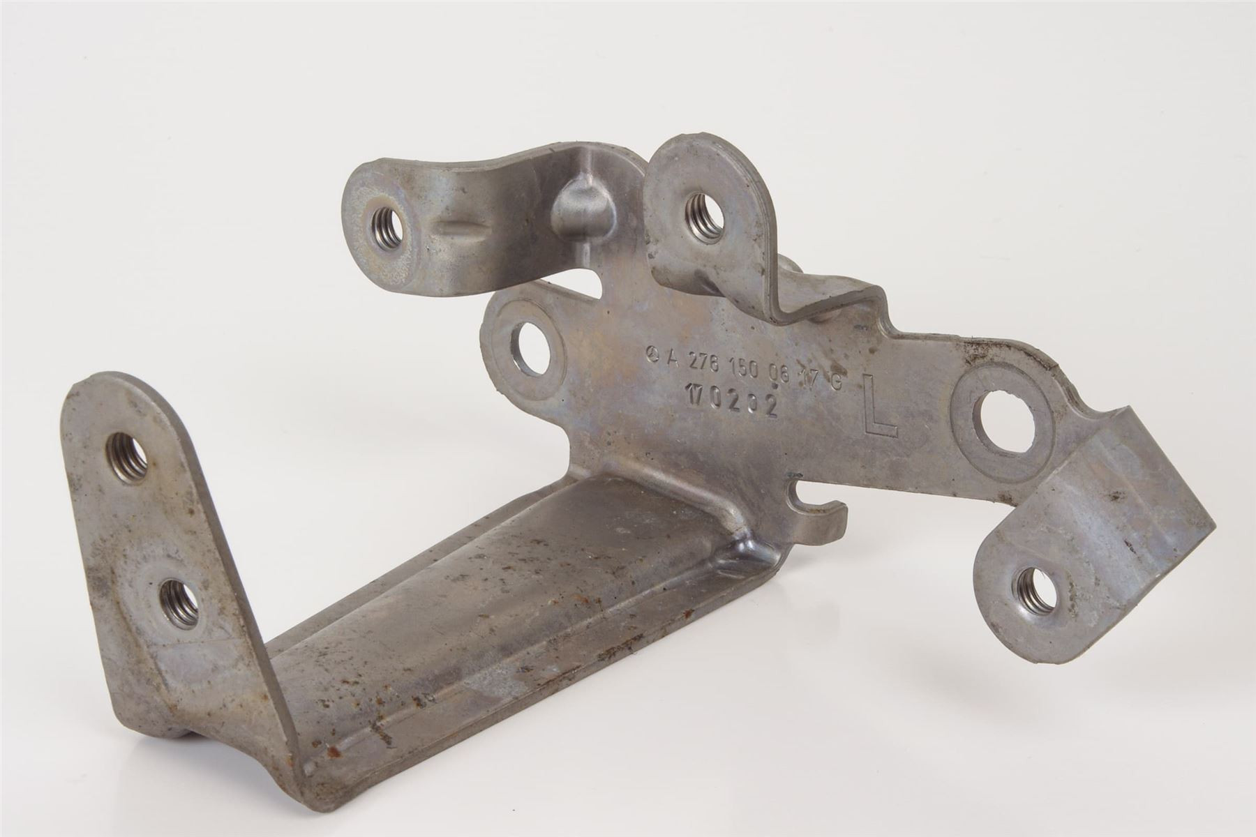 Mercedes 2761500617 Check Valve Bracket | W166 M X166 GL R172 SLK W205 C C207...