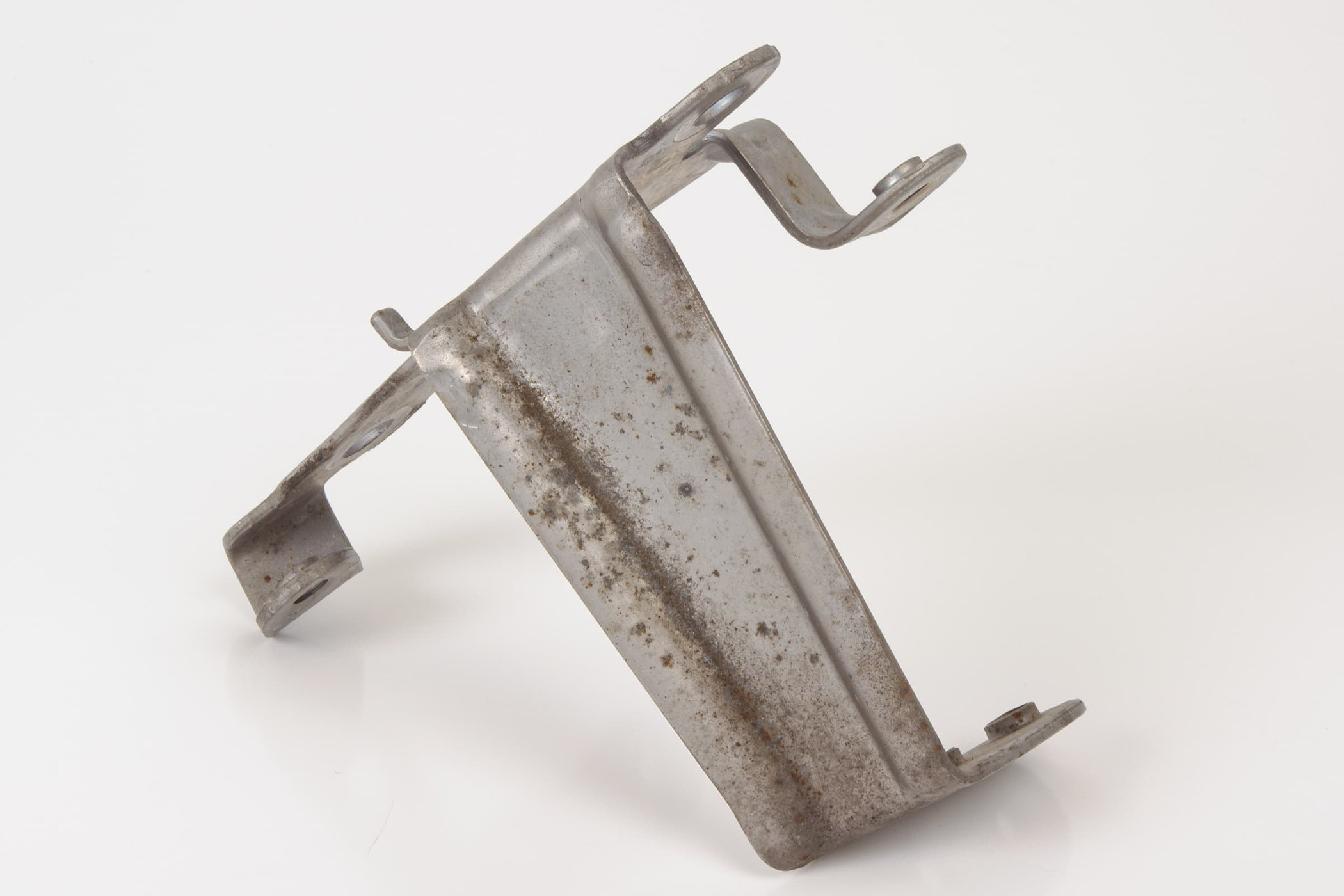 Mercedes 2761500617 Check Valve Bracket | W166 M X166 GL R172 SLK W205 C C207...