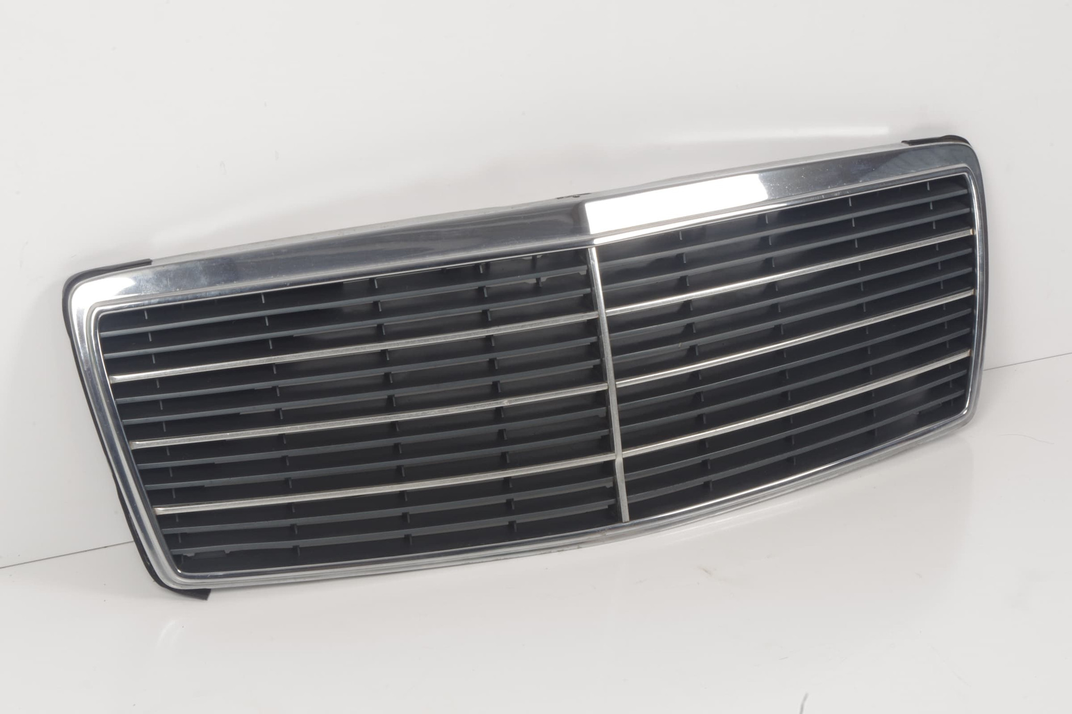 Mercedes 1408800485 Bonnet Grille | W140 V140 S