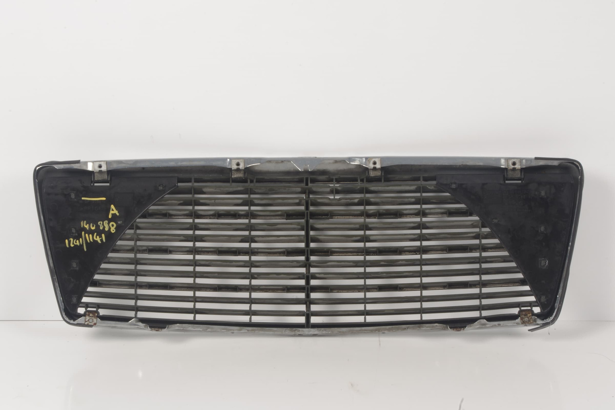 Mercedes 1408800485 Bonnet Grille | W140 V140 S