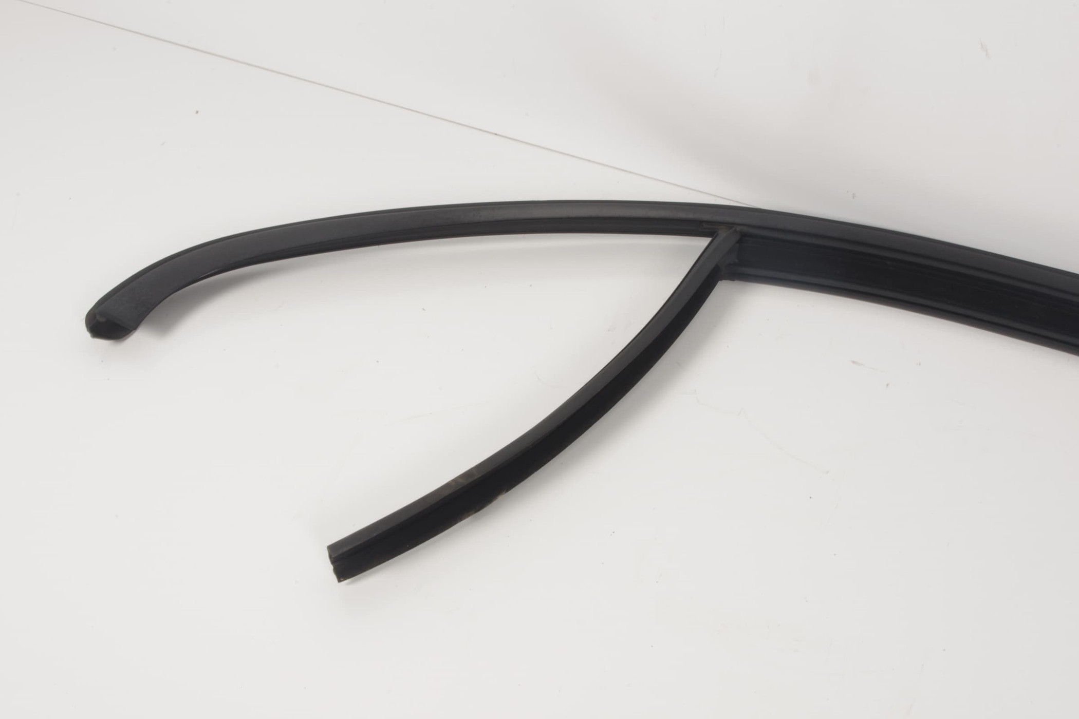 Mercedes 2057355400 Window Seal Rail - Rear Right | W205 V205 S205 C205 A205 C