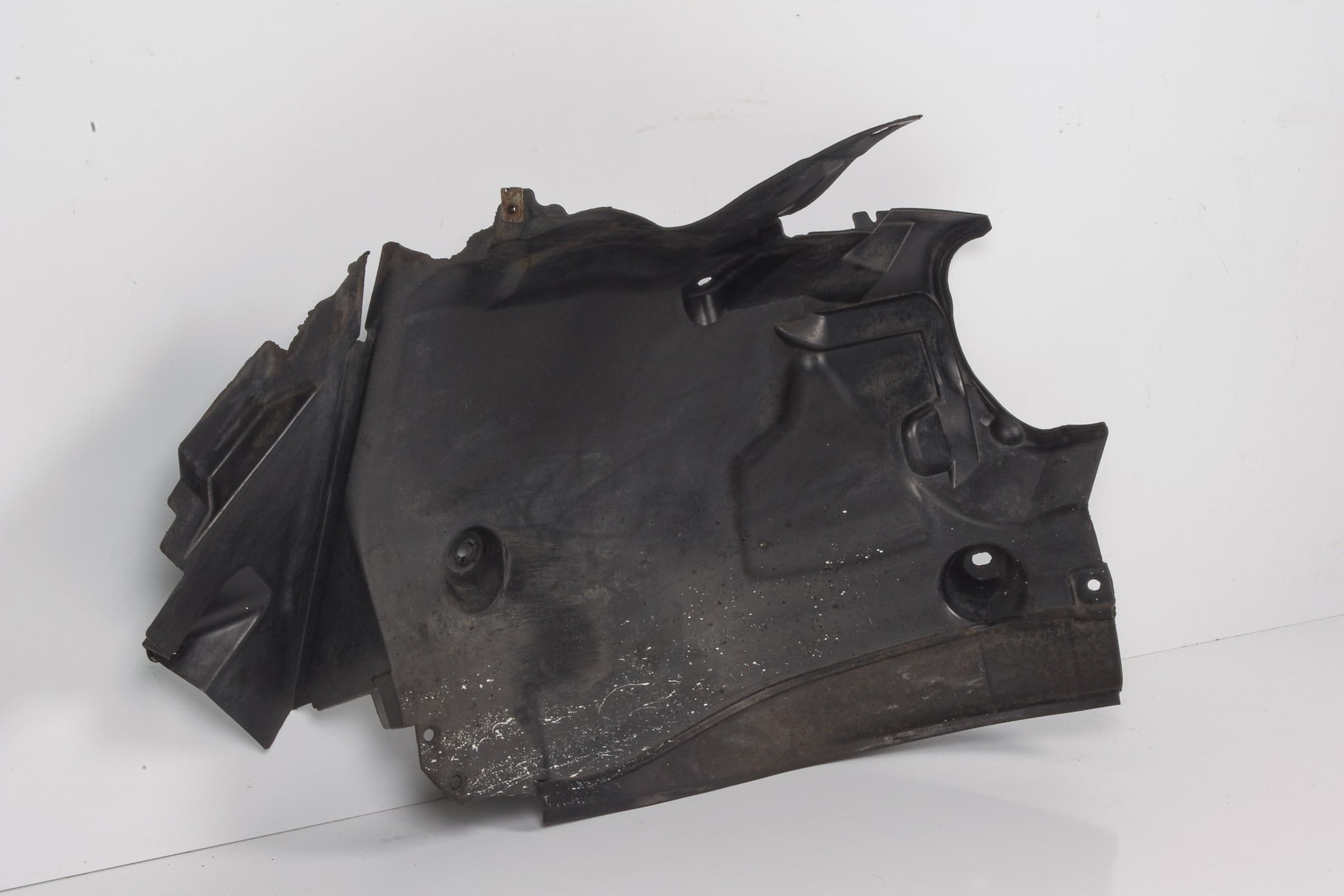 Mercedes 2046906830 Wheel Arch Liner - Front Left | W204 C