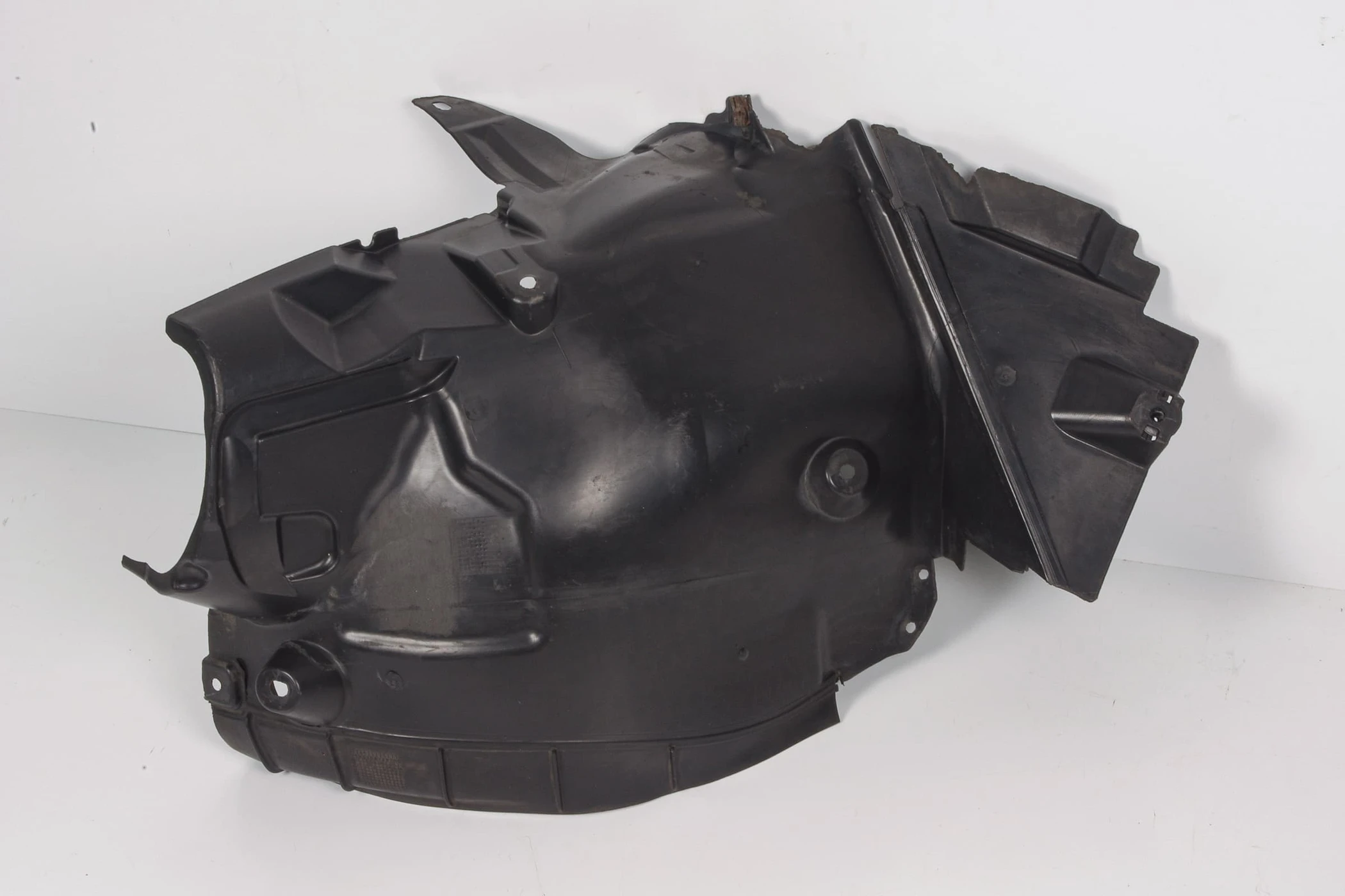 Mercedes 2046906830 Wheel Arch Liner - Front Left | W204 C