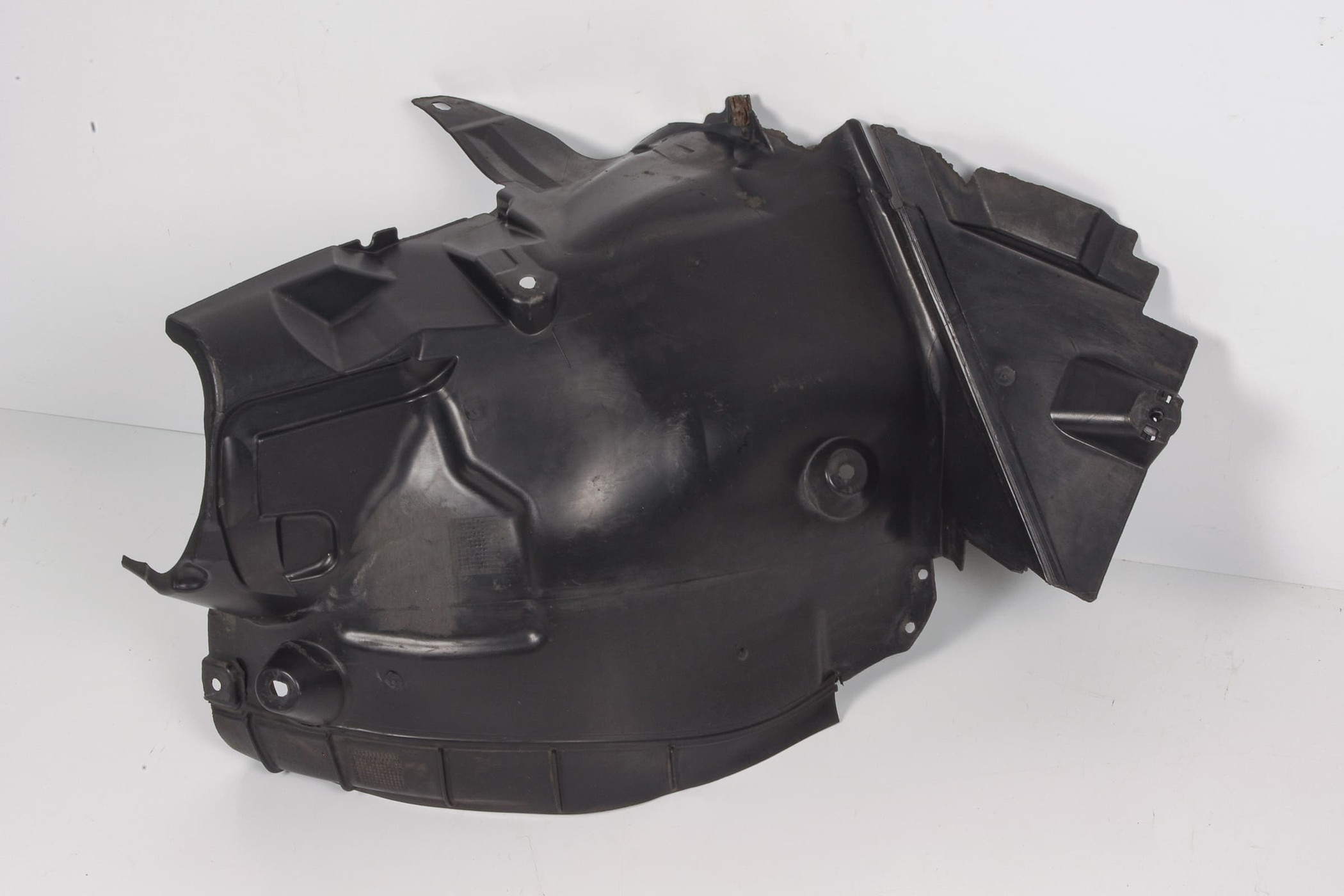 Mercedes 2046906830 Wheel Arch Liner - Front Left | W204 C