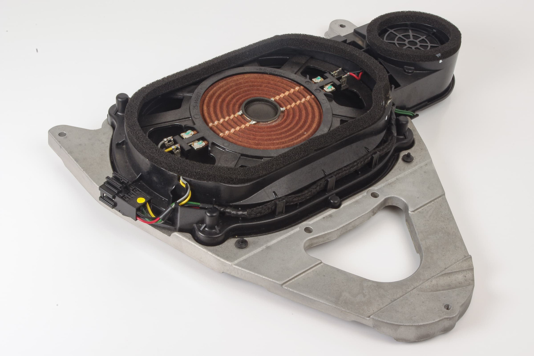 Mercedes 2048205702 Parcel Shelf Speaker - Right | W117 CLA W204 C C207 E