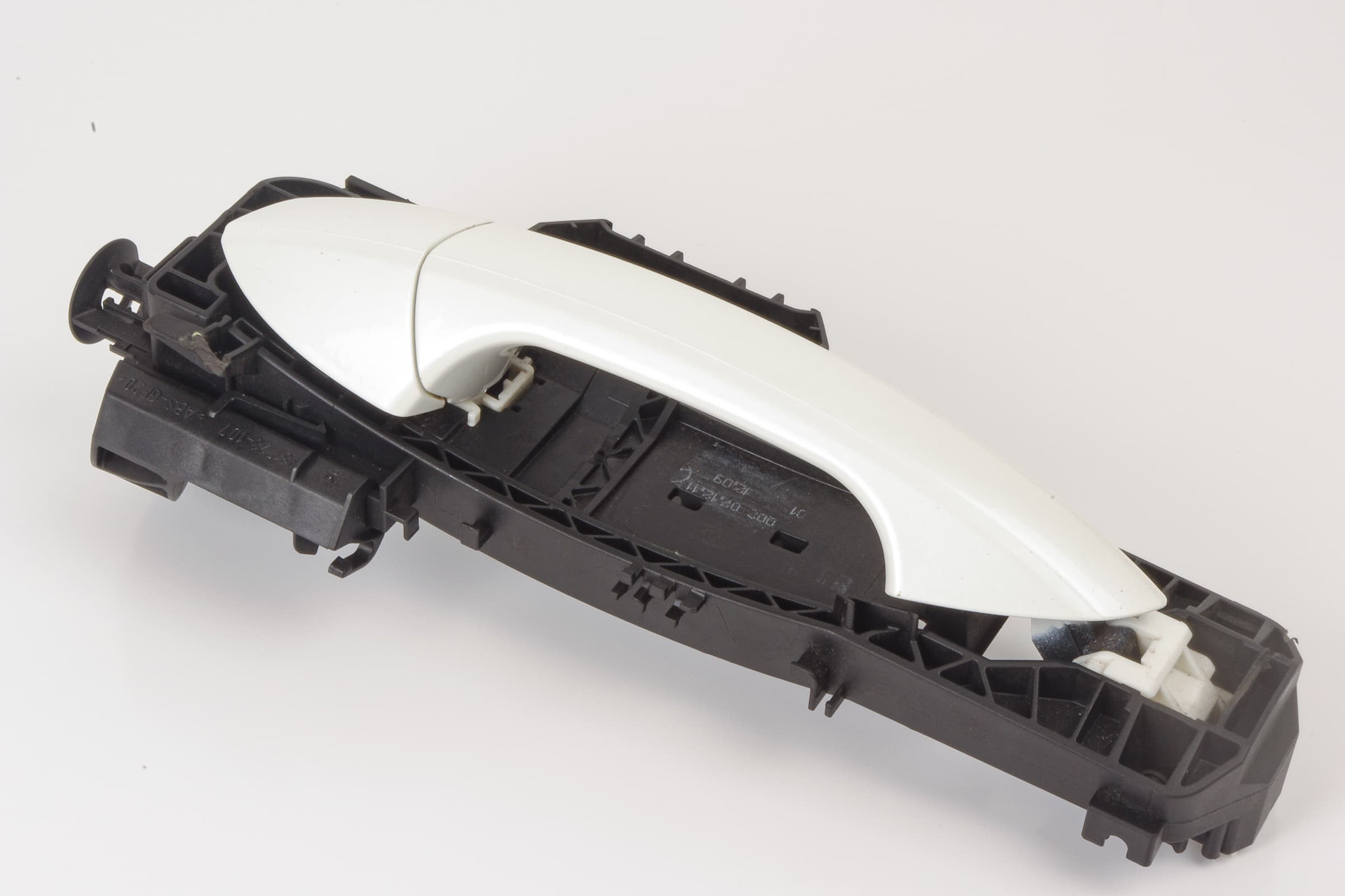 Mercedes 2047600270 Exterior Door Handle - Front Right White | W117 CLA X156...