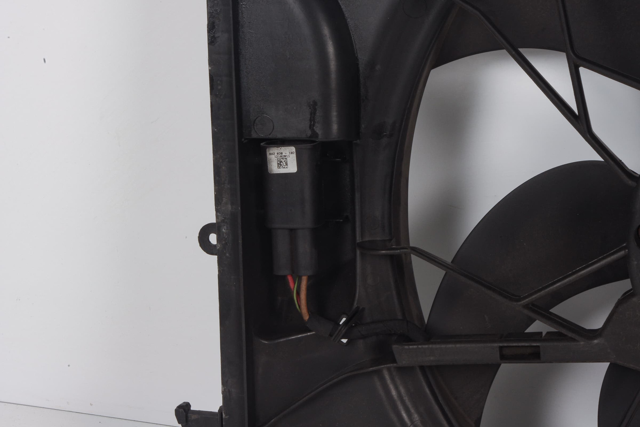 Mercedes 2045000293 Cooling Fan | R172 SLK W204 C X204 GLK C207 A207 W212 E...