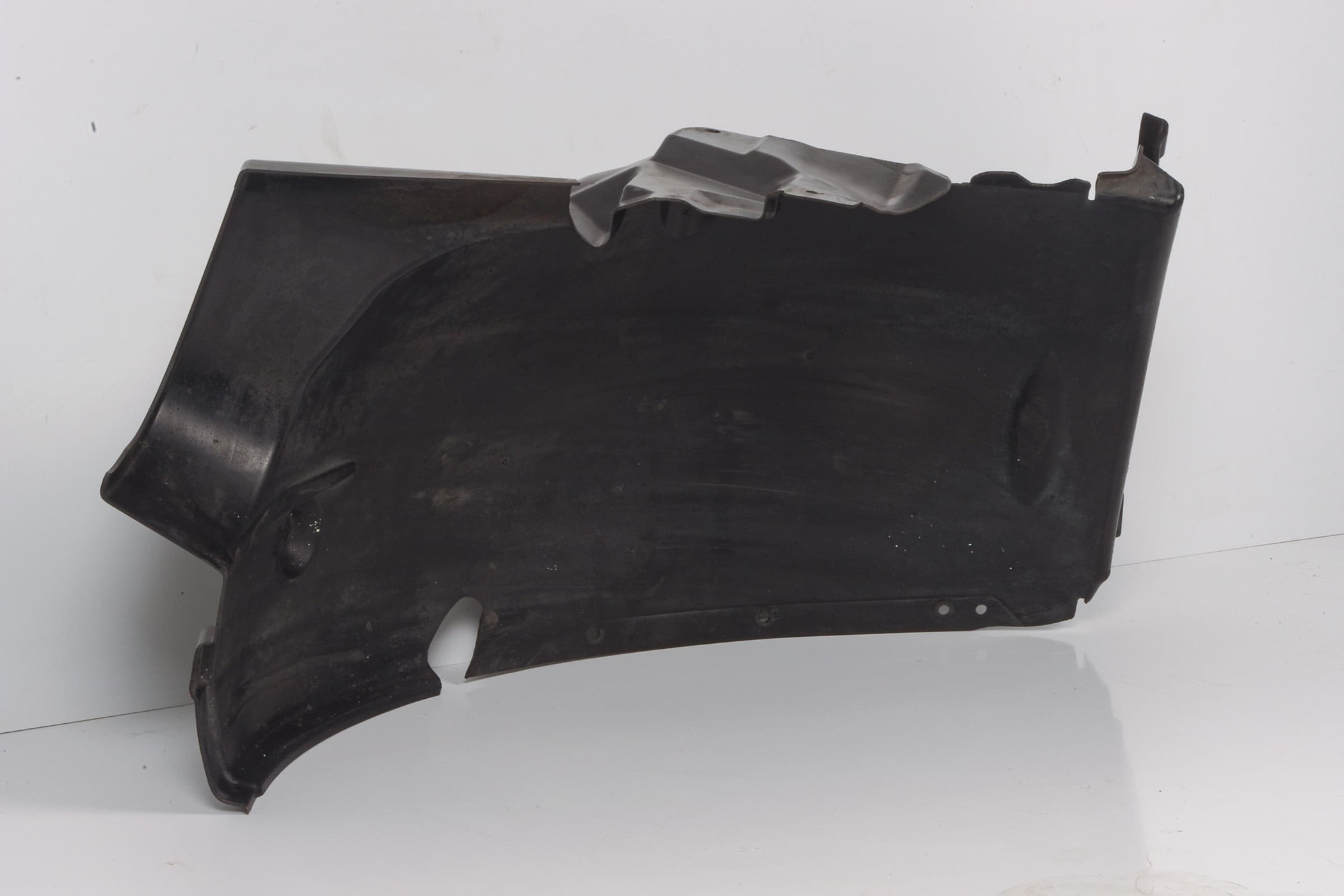 Mercedes 2046900930 Wheel Arch Liner - Front Left | W204 W205 S205 C