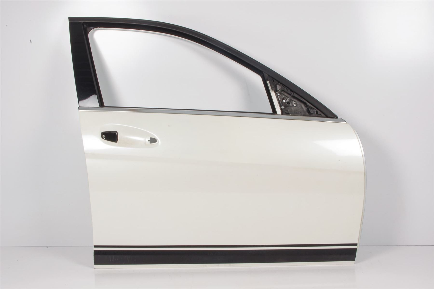 Mercedes 2047200205 Door Shell - Front Right White | W204 C