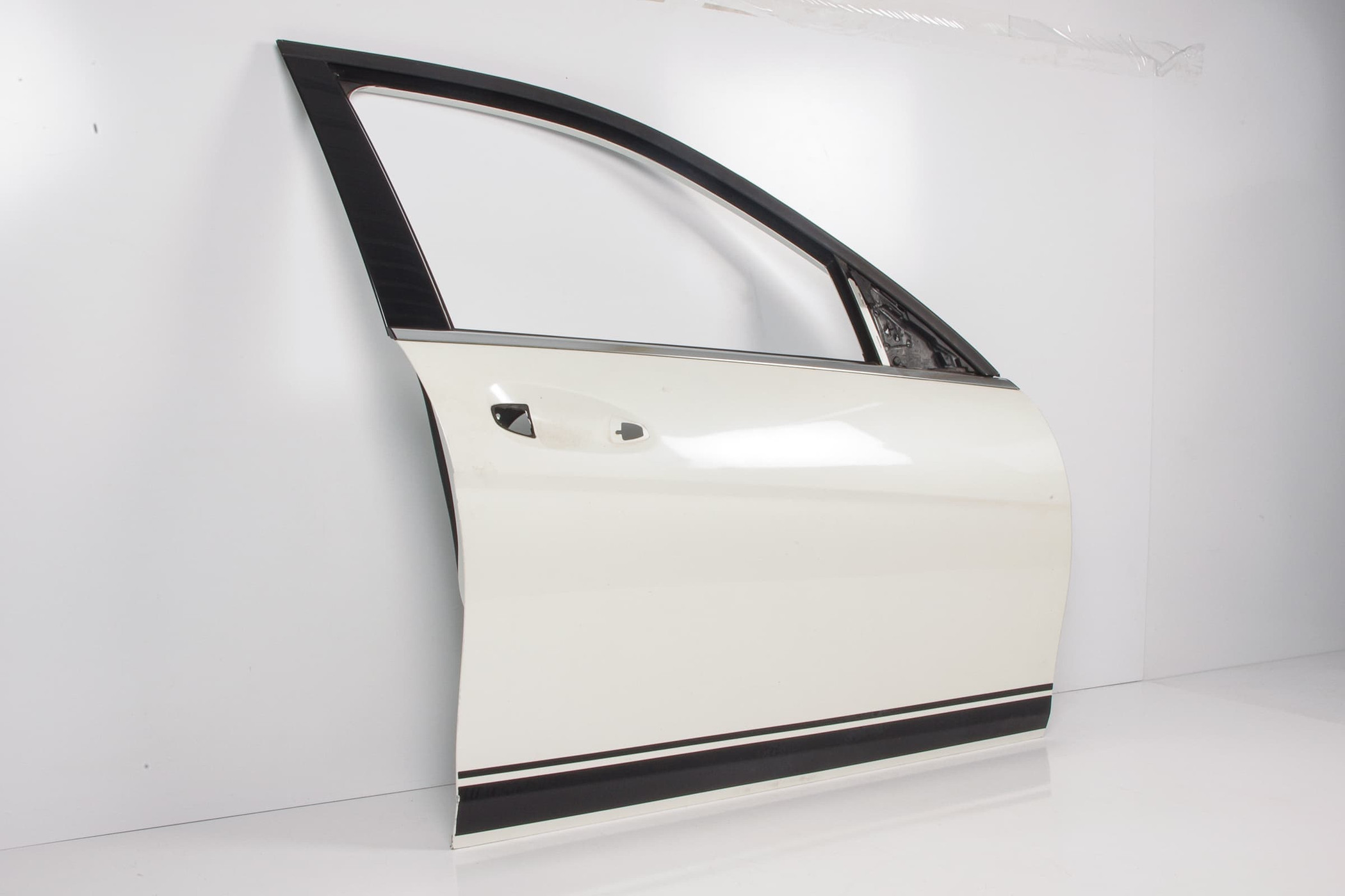 Mercedes 2047200205 Door Shell - Front Right White | W204 C