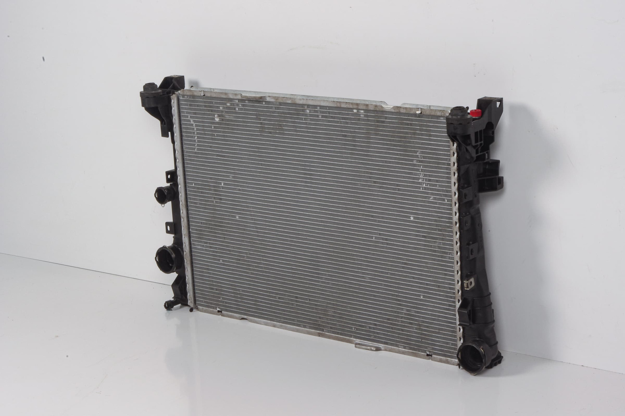Mercedes 1975000003 Radiator | R172 SLK C197 SLS W204 C W212 E C218 X218 CLS...