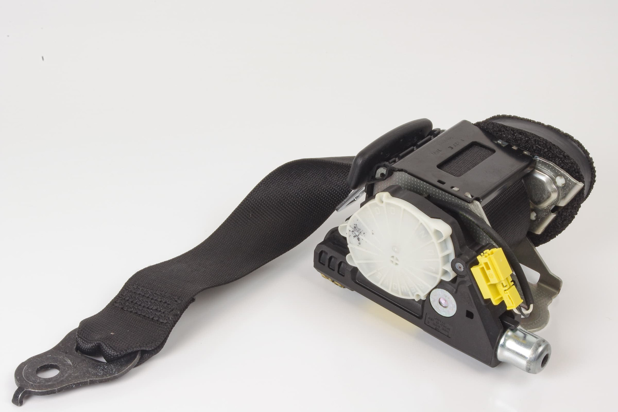 Mercedes 2048605686 Seat Belt - Rear Right Black | W204 C