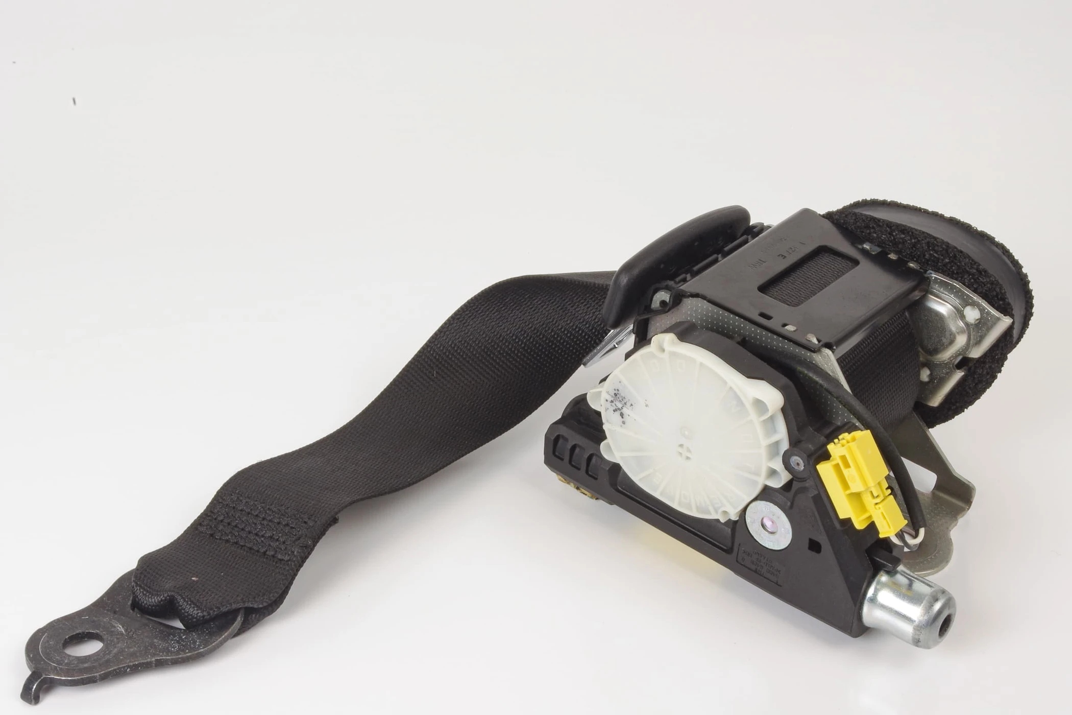 Mercedes 2048605686 Seat Belt - Rear Right Black | W204 C