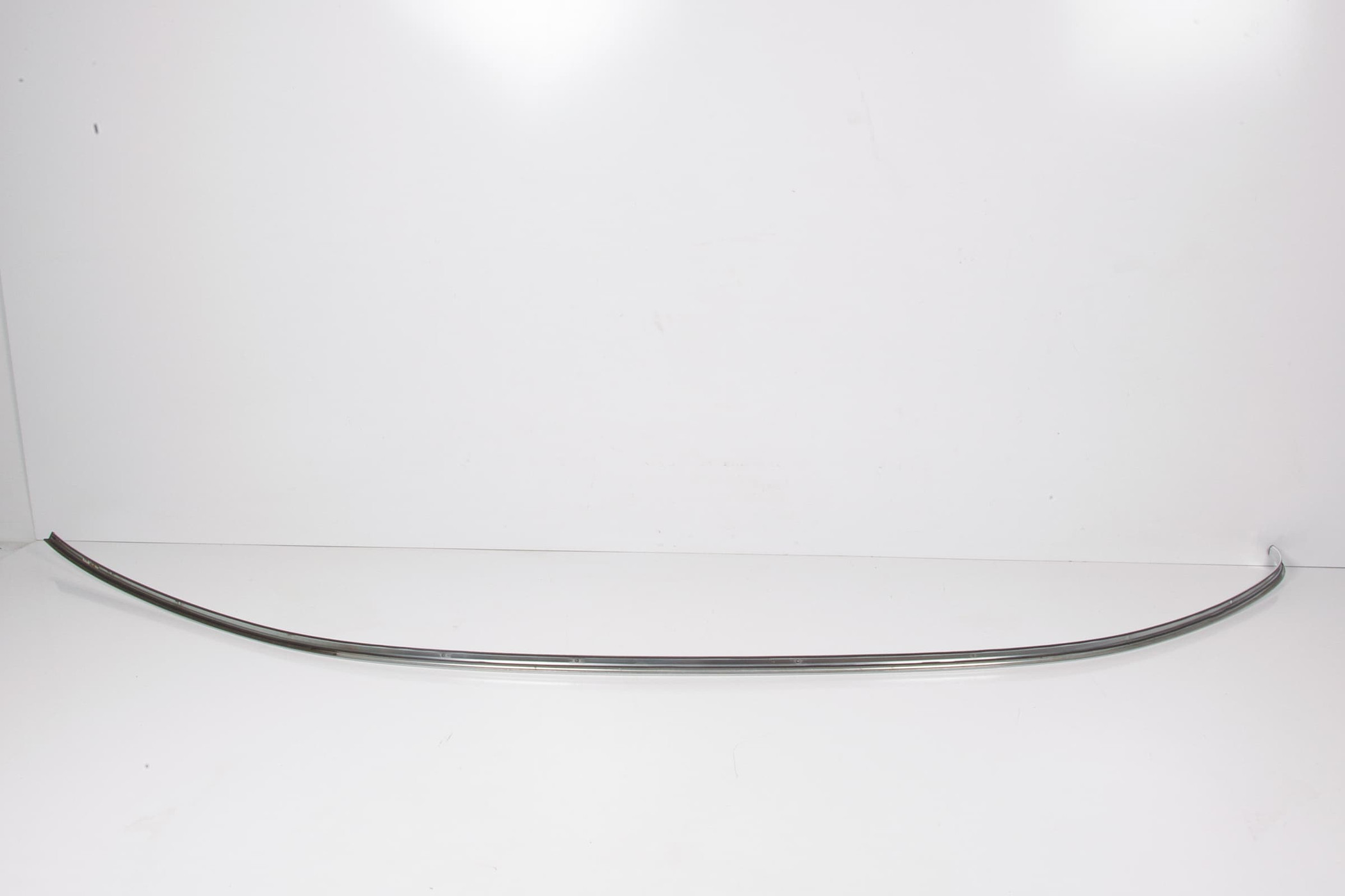 Mercedes 2046902180 Window Trim - Left | W204 C