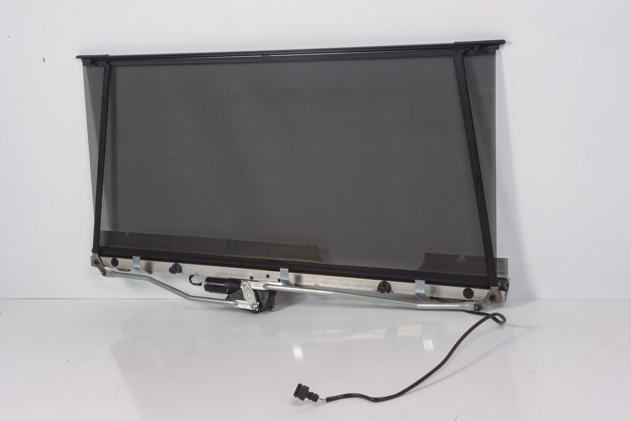 Mercedes 2048100020 Roller Blind - Black | W204 C