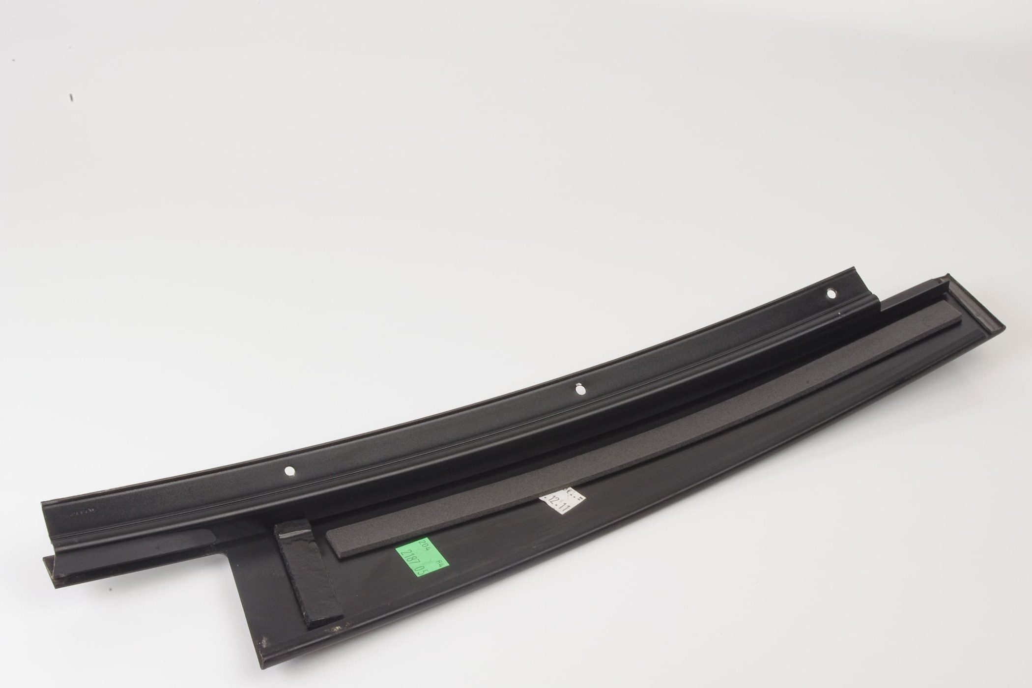 Mercedes 2046902187 B Pillar Trim - Left | W204 C