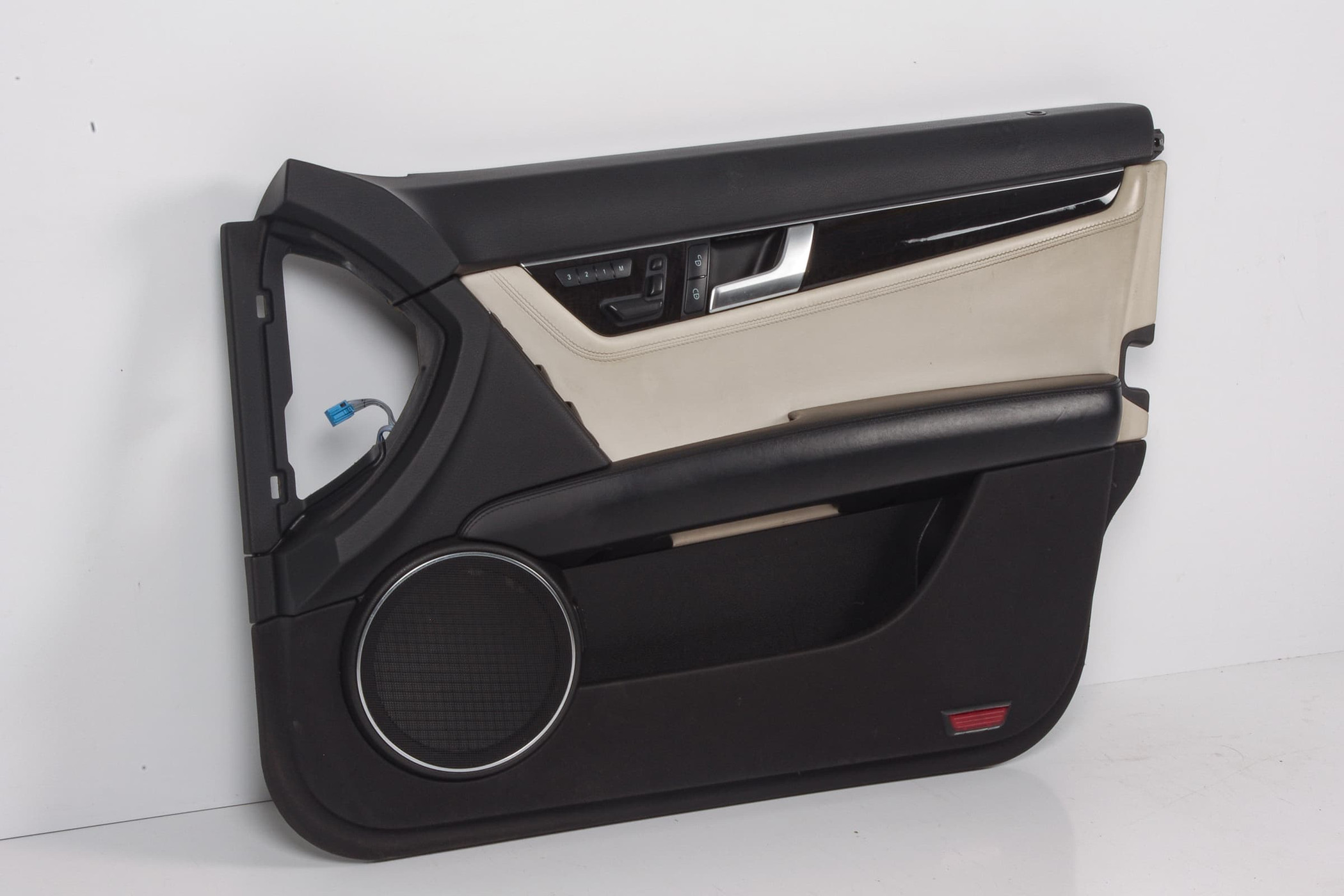 Mercedes 2047206163 AMG Door Card - Front Right Cream | W204 C