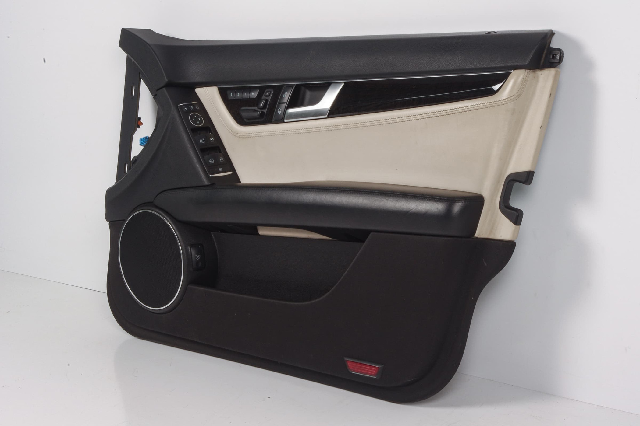 Mercedes 2047206163 AMG Door Card - Front Right Cream | W204 C