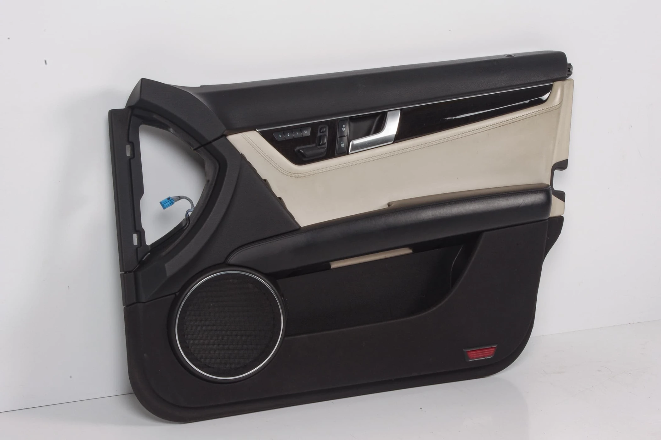 Mercedes 2047206163 AMG Door Card - Front Right Cream | W204 C