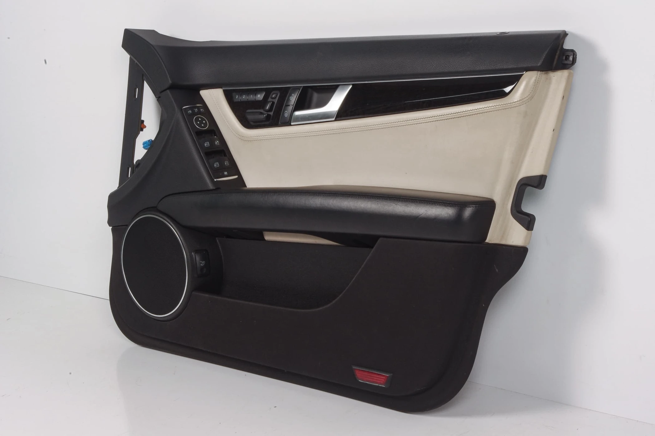 Mercedes 2047206163 AMG Door Card - Front Right Cream | W204 C