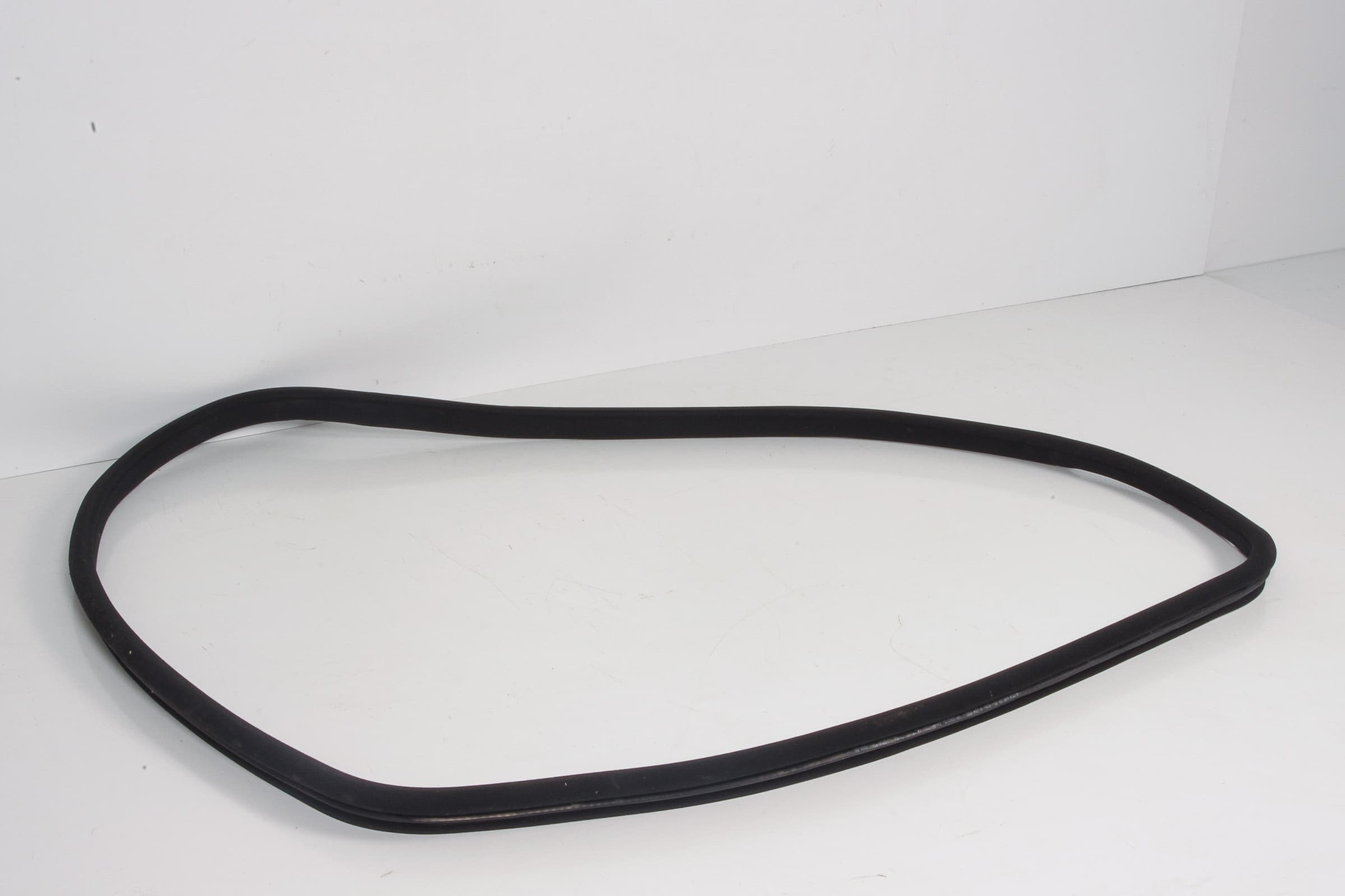 Mercedes 2046970151 Door Edge Seal - Rear Black | W204 C