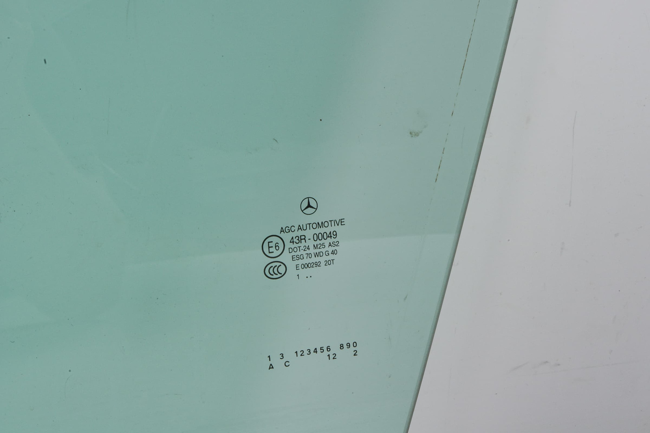 Mercedes 2047250700 Window Glass - Front Left | W204 C