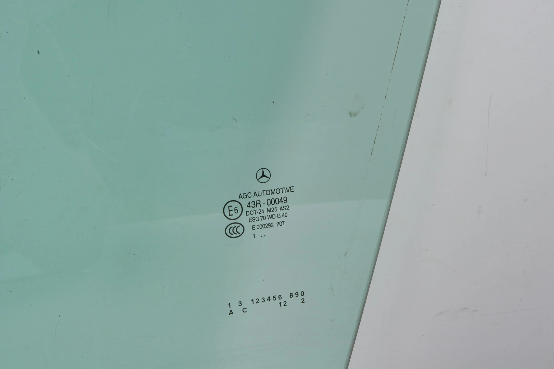 Mercedes 2047250700 Window Glass - Front Left | W204 C