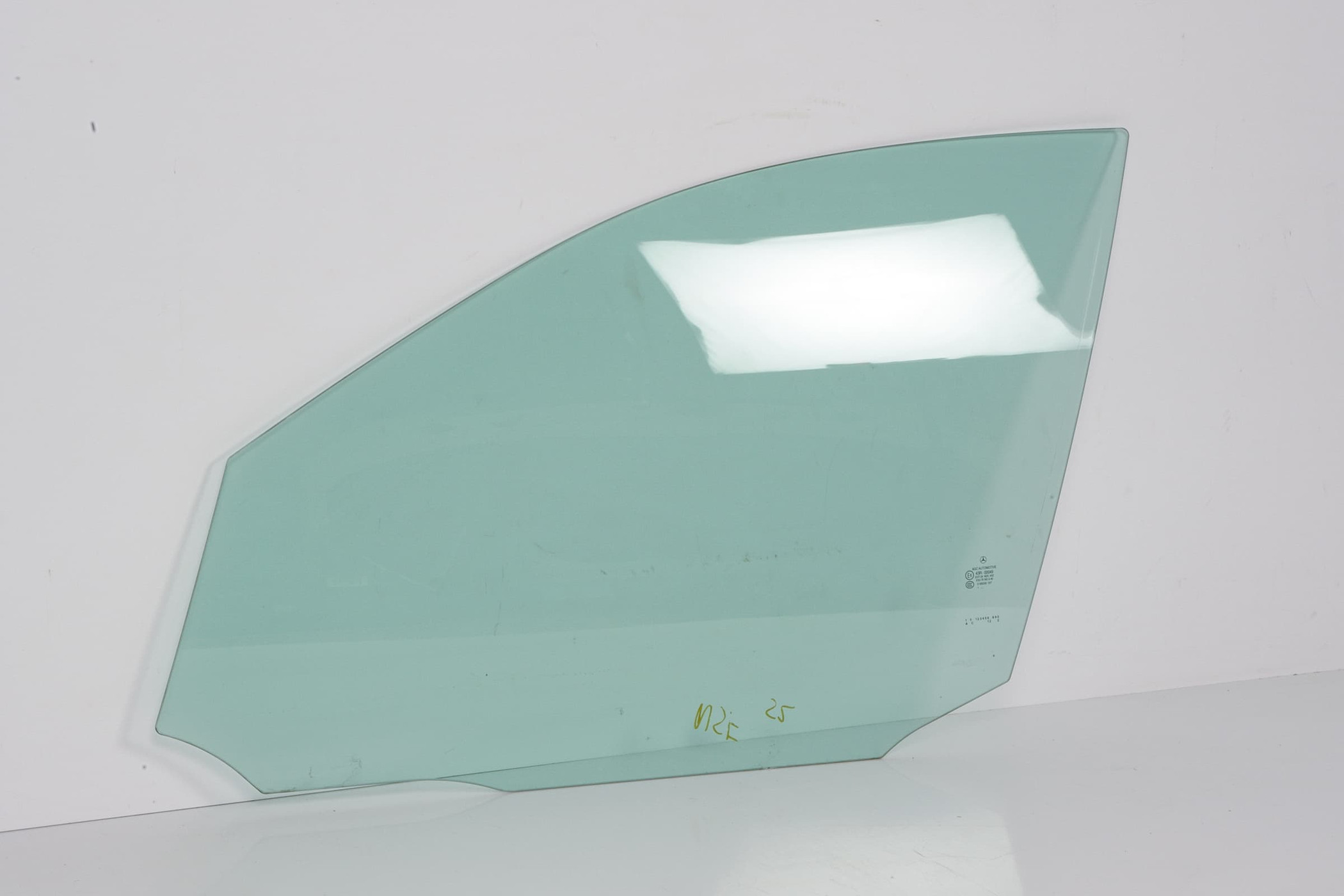 Mercedes 2047250700 Window Glass - Front Left | W204 C