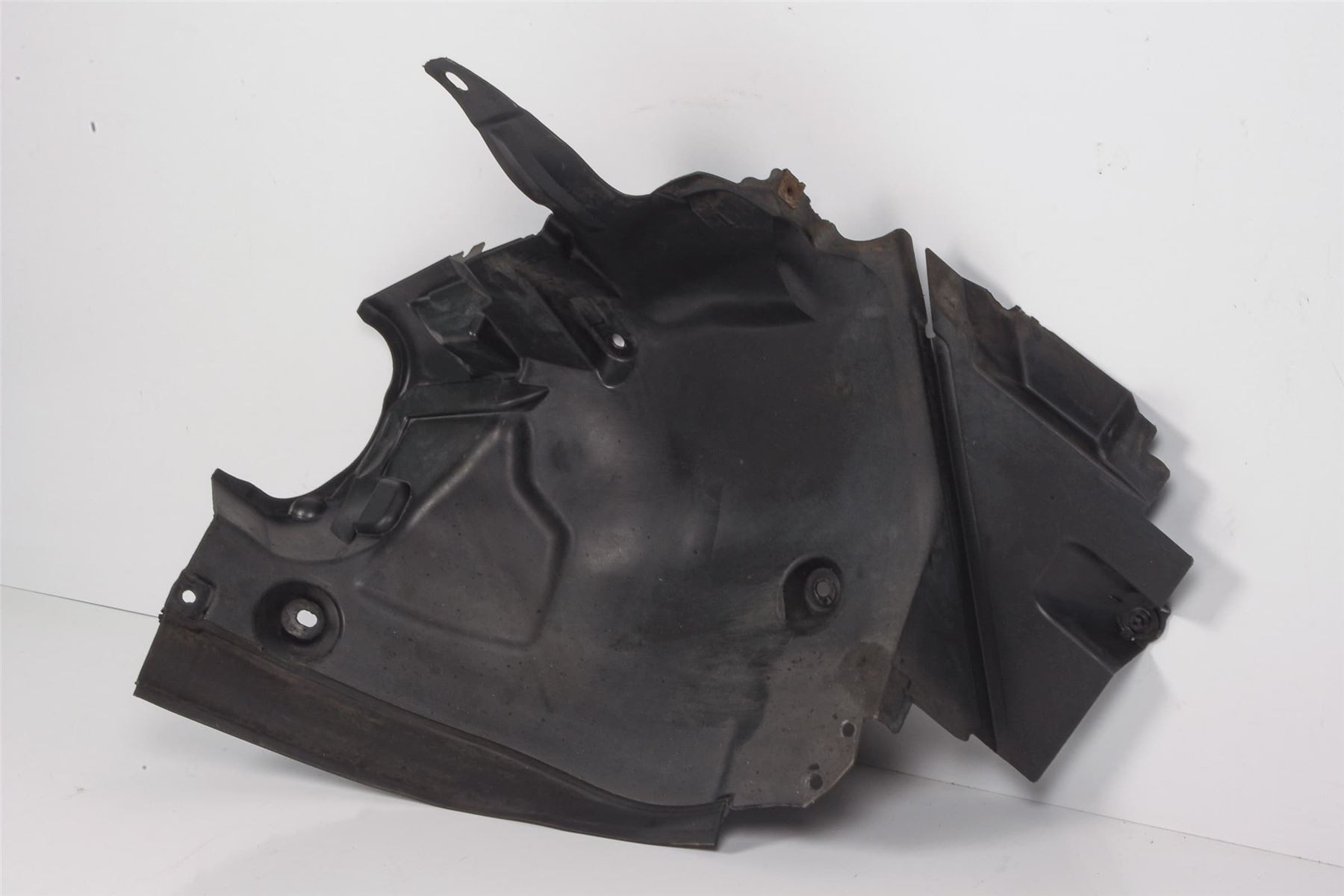 Mercedes 2046906930 Wheel Arch Liner - Front Right | W204 C