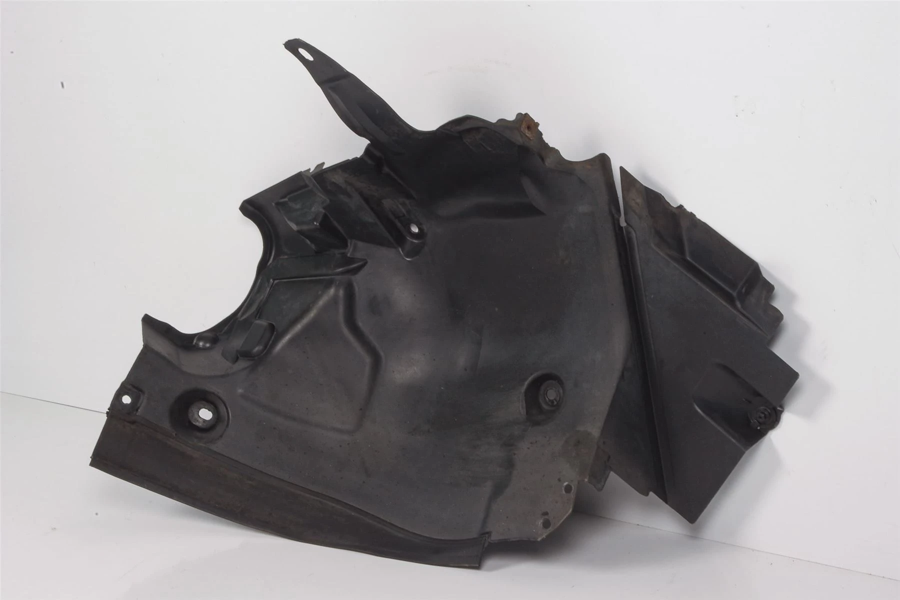 Mercedes 2046906930 Wheel Arch Liner - Front Right | W204 C