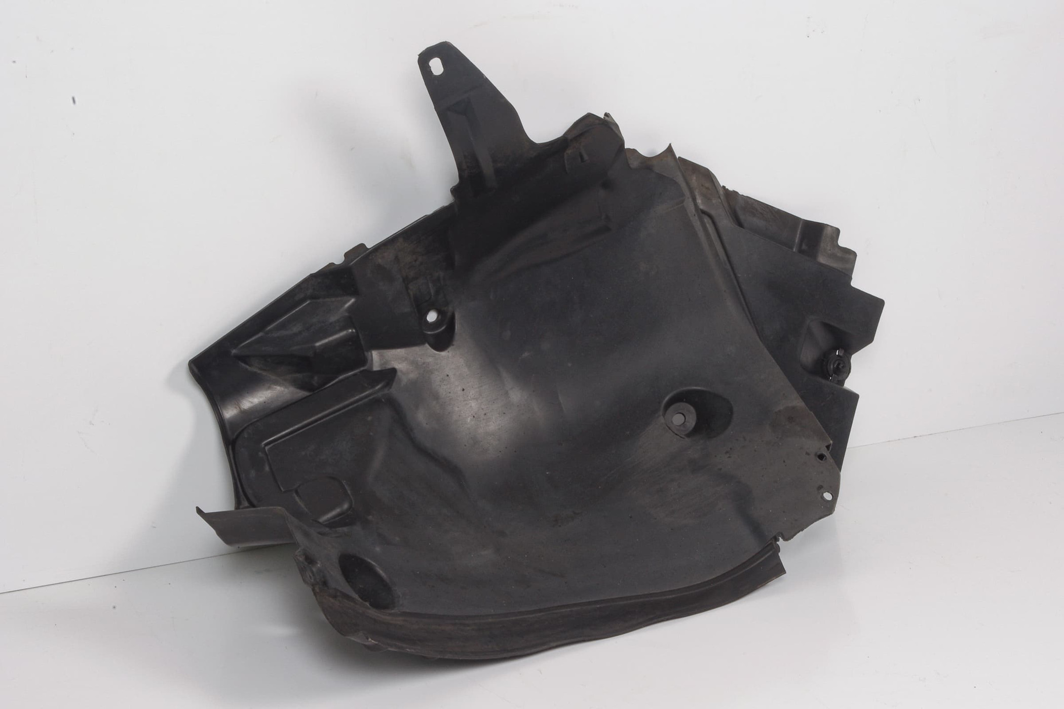 Mercedes 2046906930 Wheel Arch Liner - Front Right | W204 C