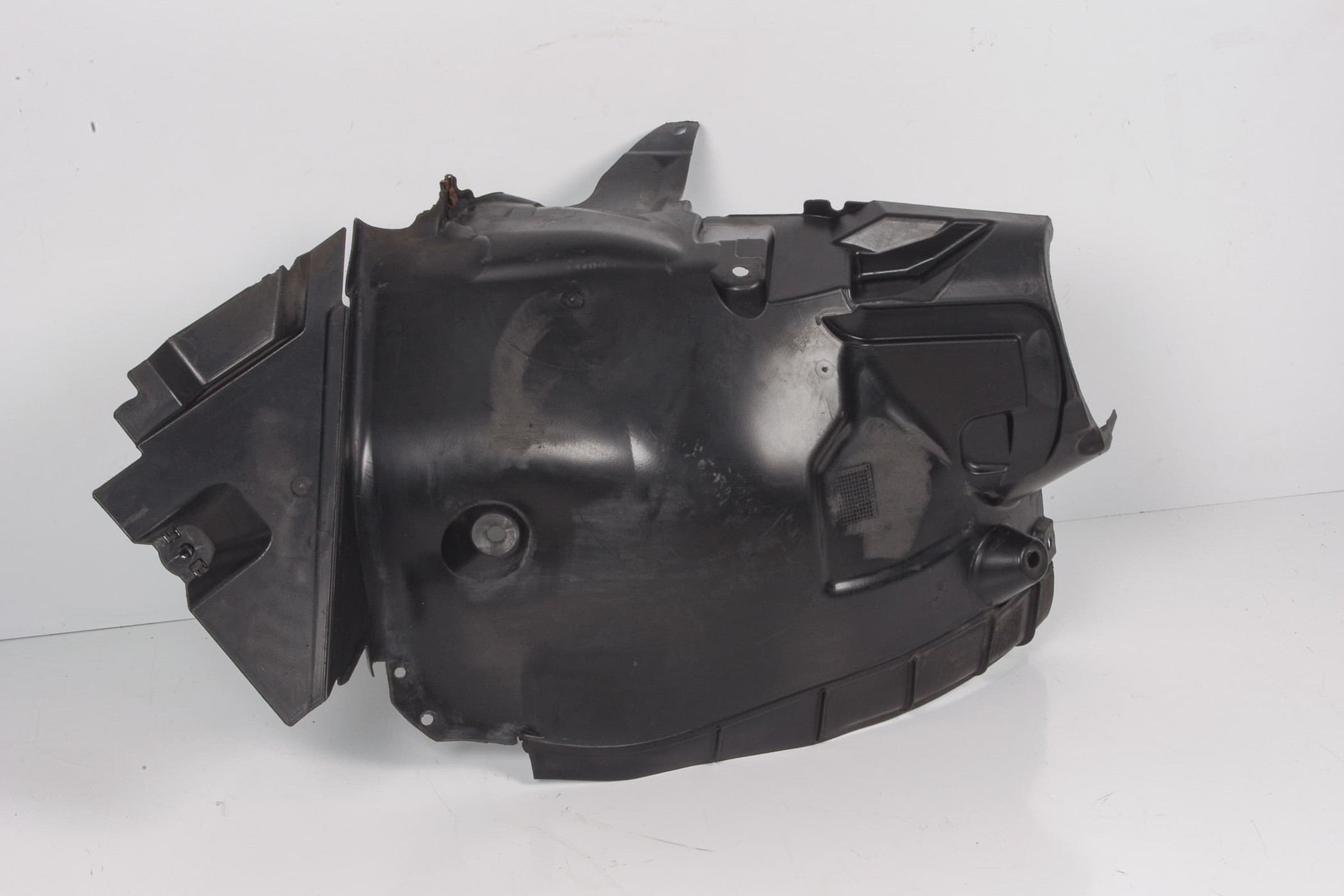 Mercedes 2046906930 Wheel Arch Liner - Front Right | W204 C