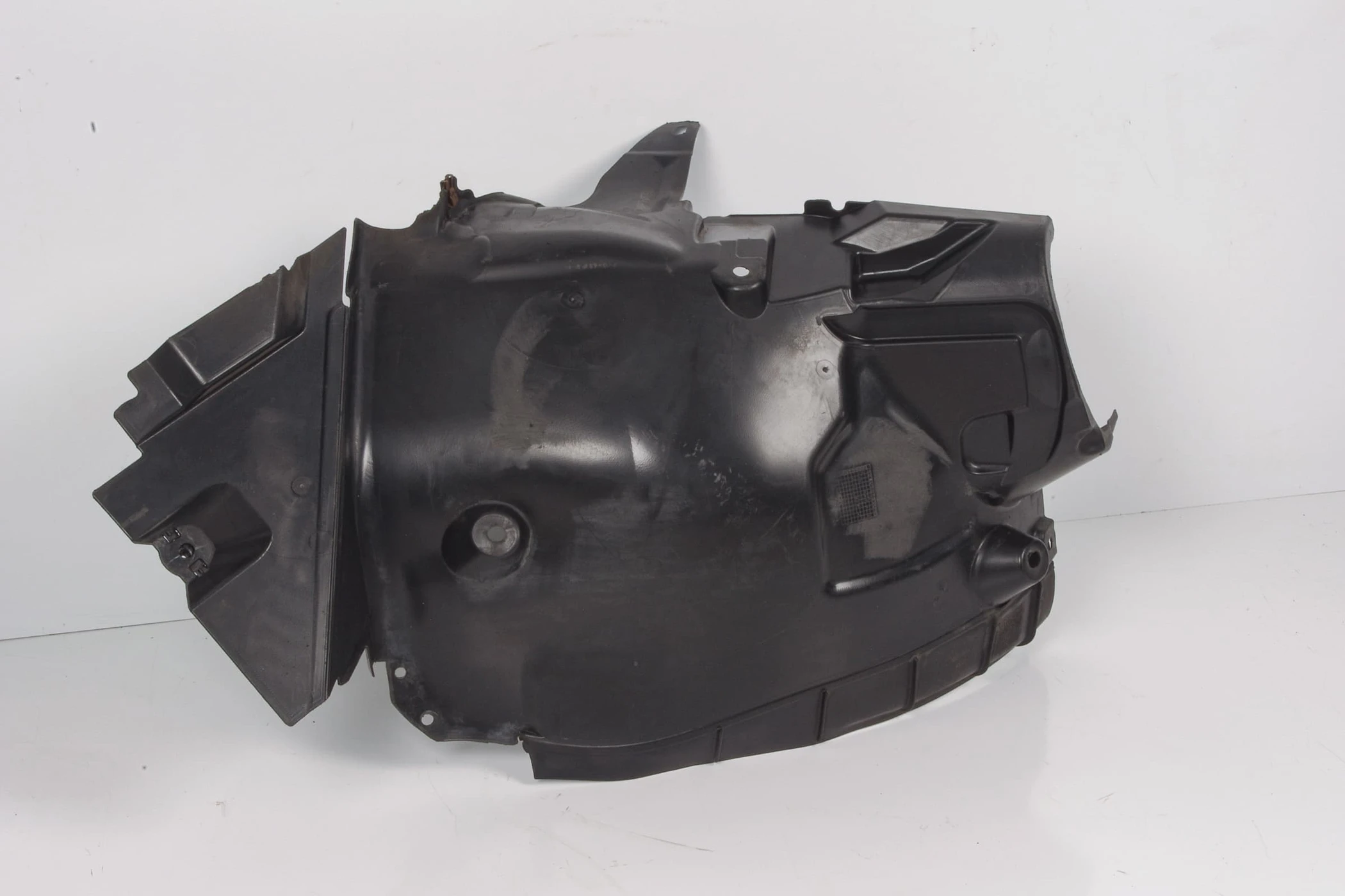 Mercedes 2046906930 Wheel Arch Liner - Front Right | W204 C