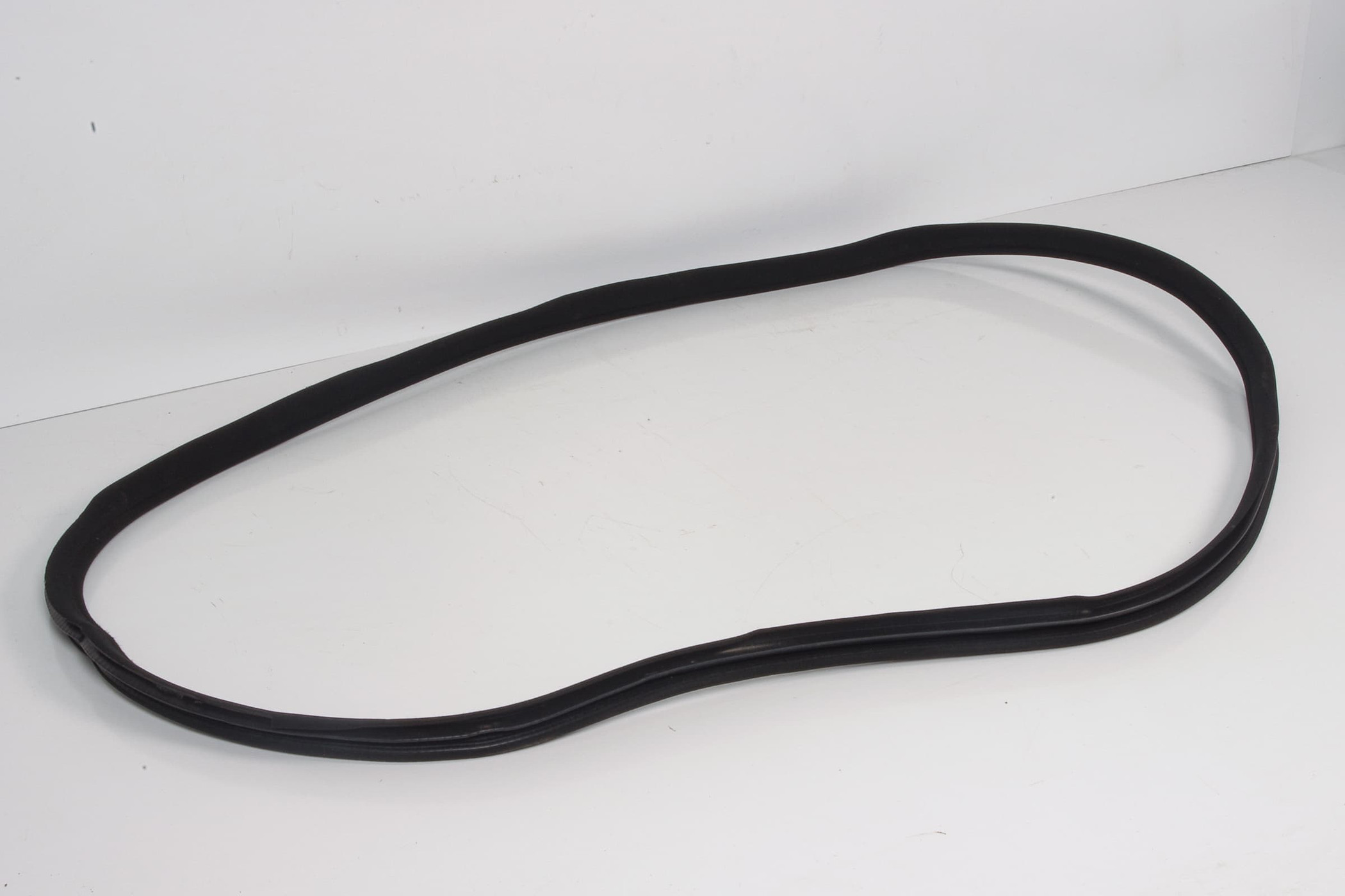 Mercedes 2046970951 Door Edge Seal - Front Left Black | W204 C