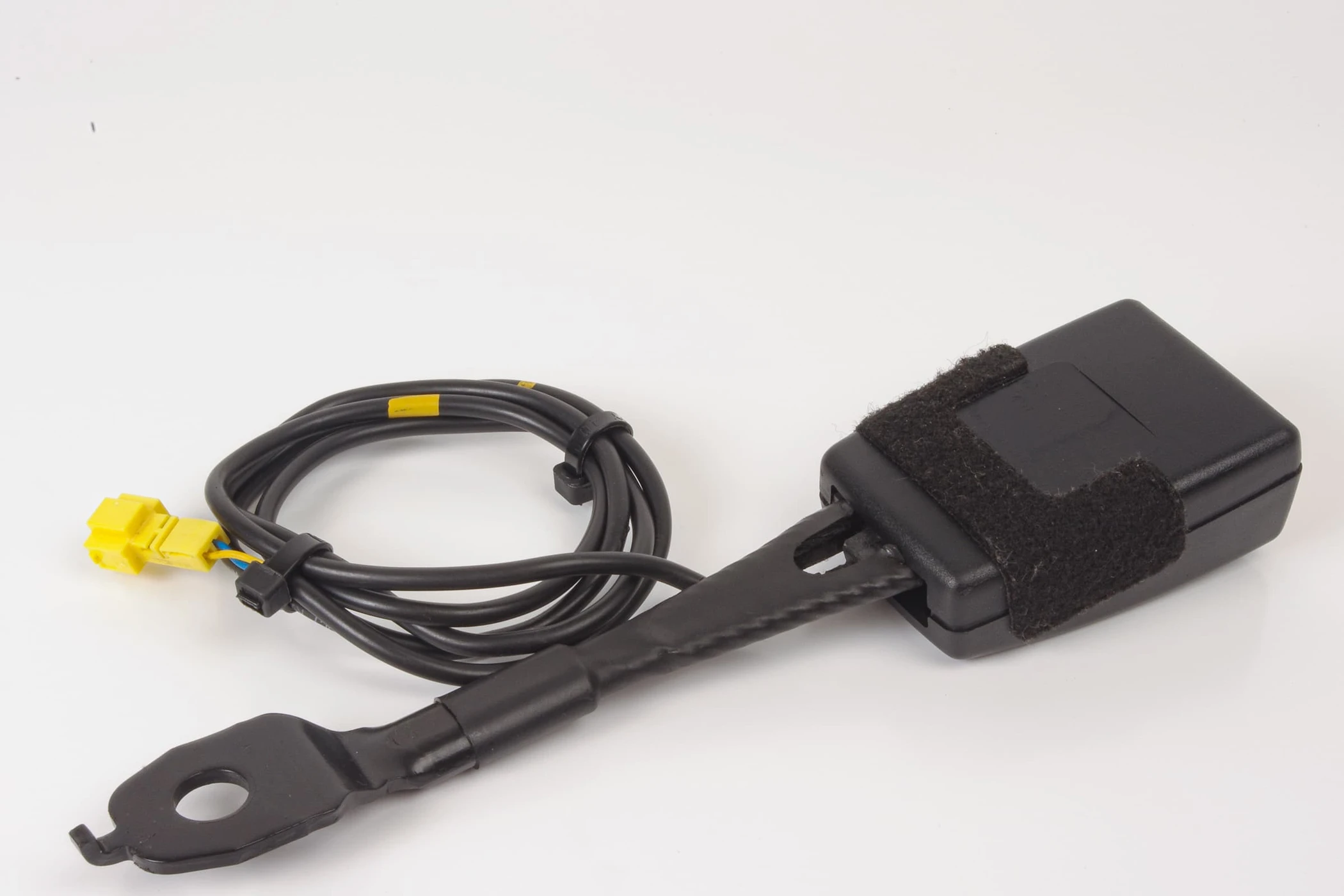Mercedes 2118602169 Seat Belt Buckle - Front Left | W204 C W211 E C219 CLS...