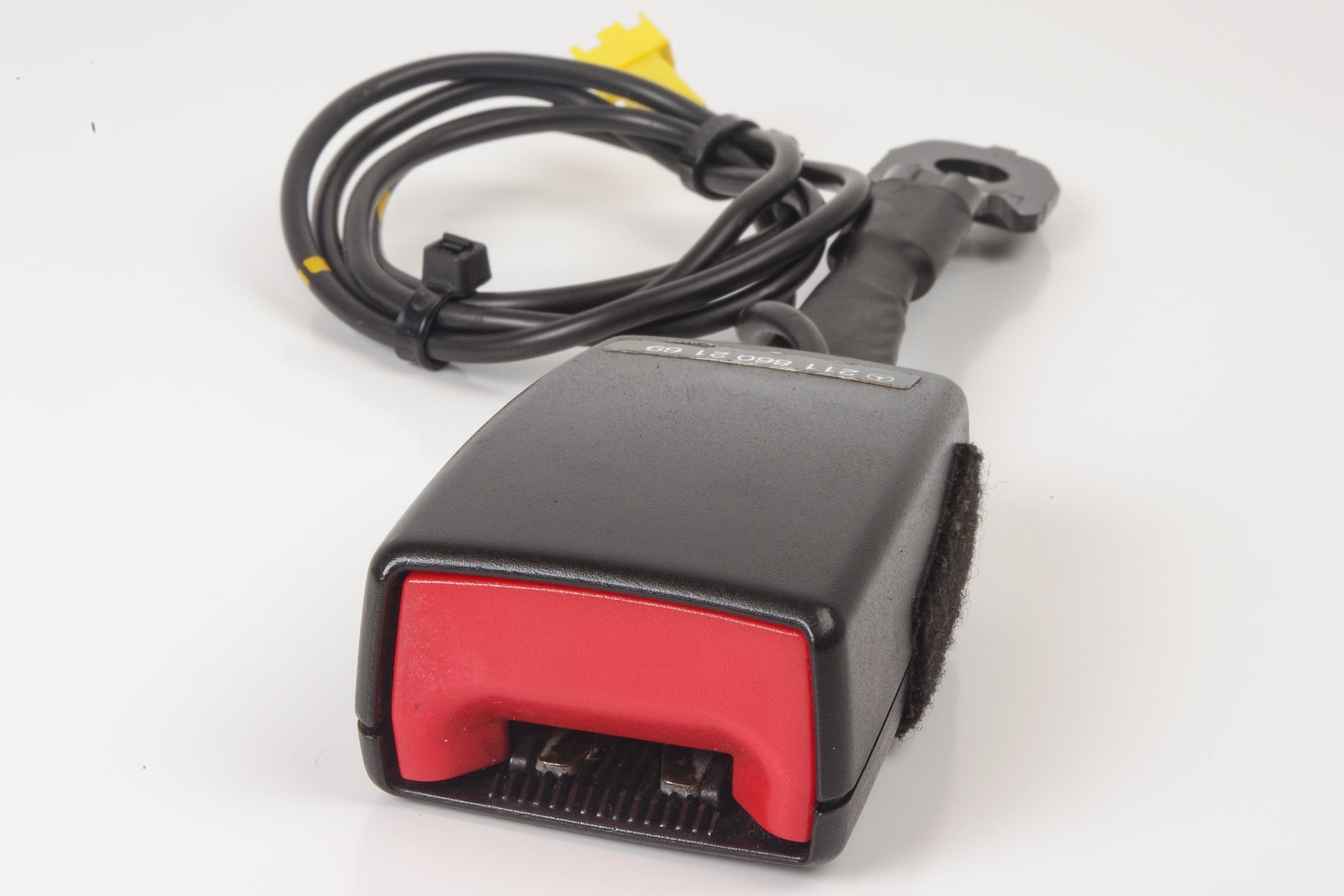 Mercedes 2118602169 Seat Belt Buckle - Front Left | W204 C W211 E C219 CLS...