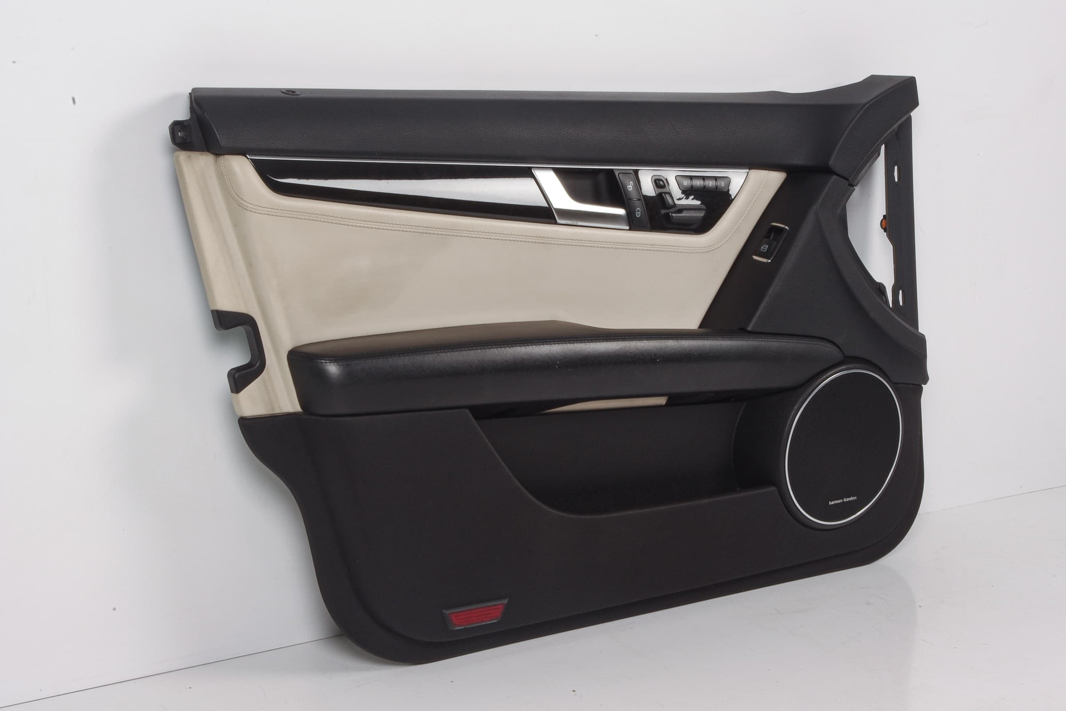 Mercedes 2047206063 AMG Door Card - Front Left Cream | W204 C