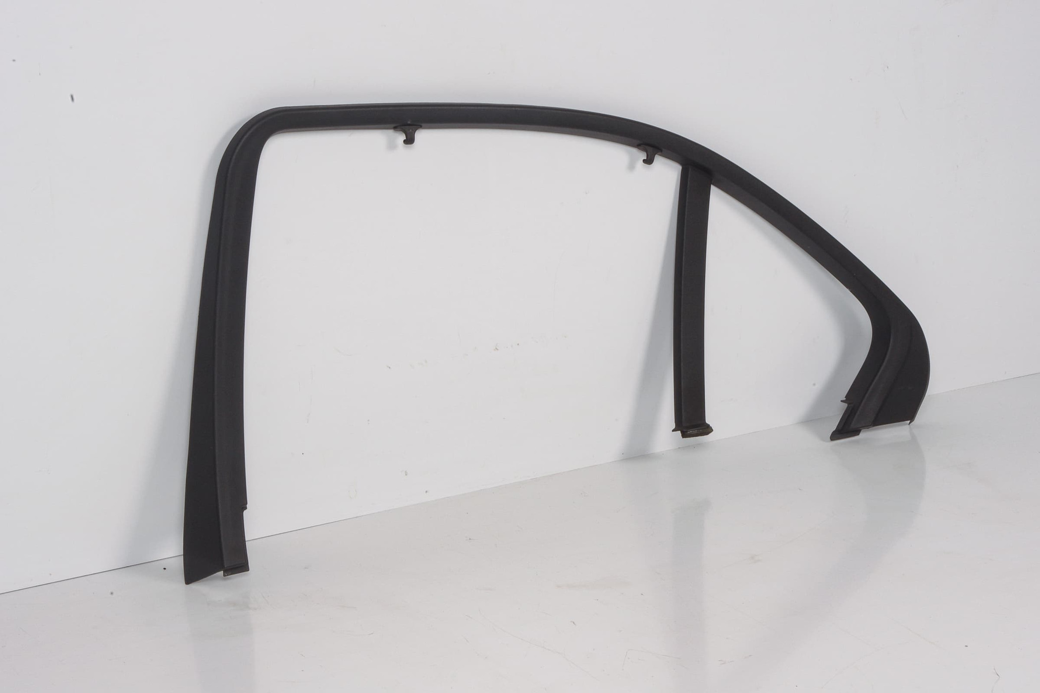 Mercedes 2047350271 Window Trim - Rear Right Black | W204 C