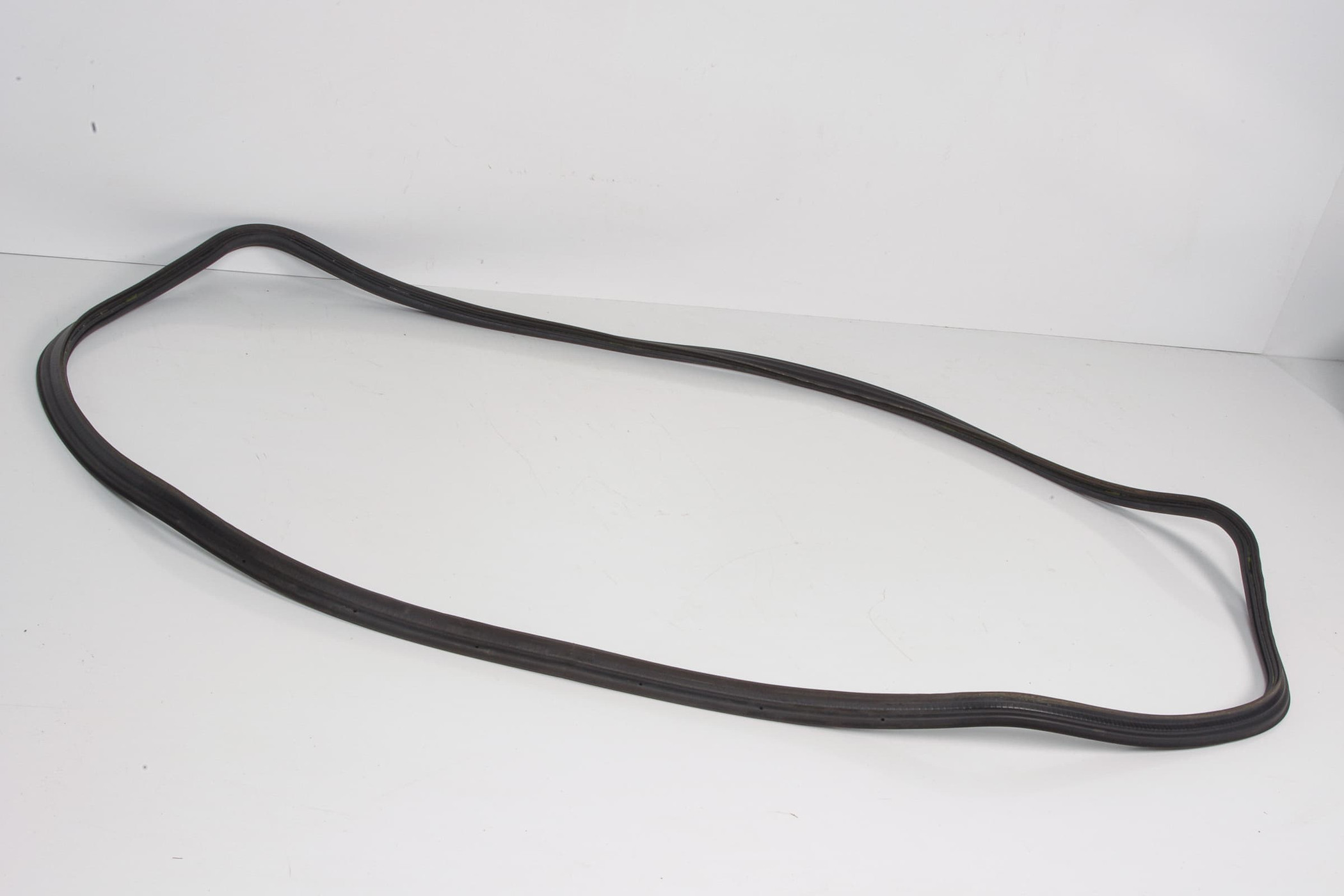 Mercedes 2047500298 Boot Seal | W204 C