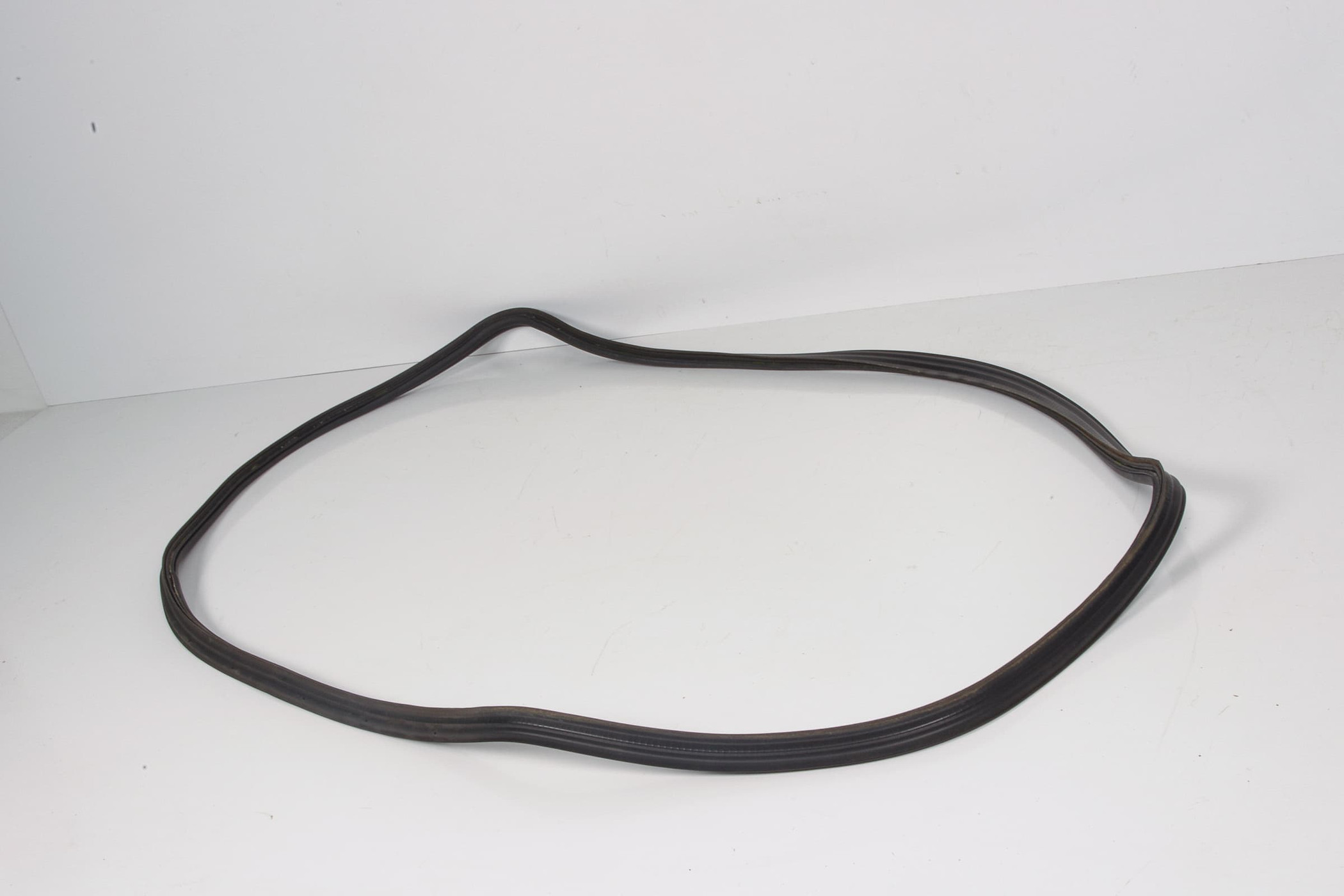 Mercedes 2047500298 Boot Seal | W204 C