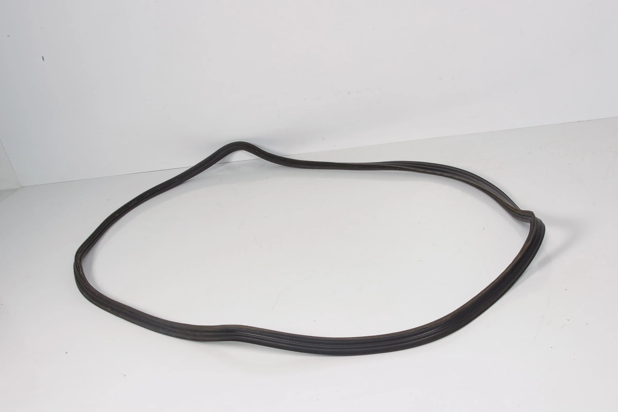 Mercedes 2047500298 Boot Seal | W204 C