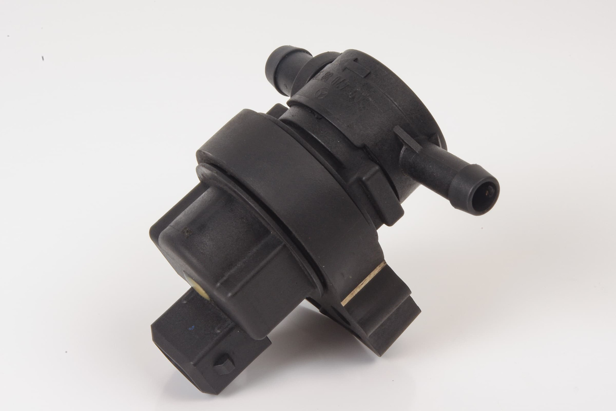 Mercedes 0004708893 Purge Valve | R171 SLK C197 SLS W203 CL203 W204 C X204...