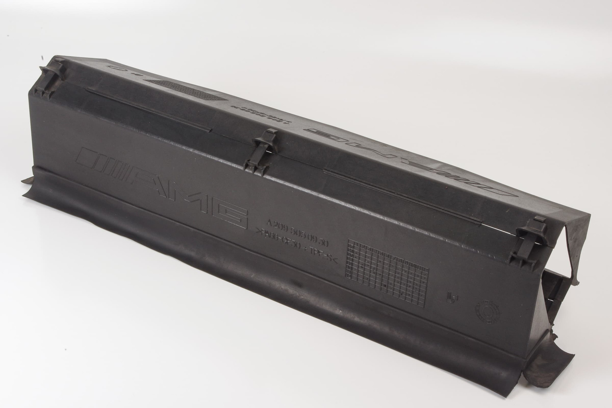 Mercedes 2095050830 AMG Air Duct | W204 C C209 A209 CLK W211 W212 E C219 CLS