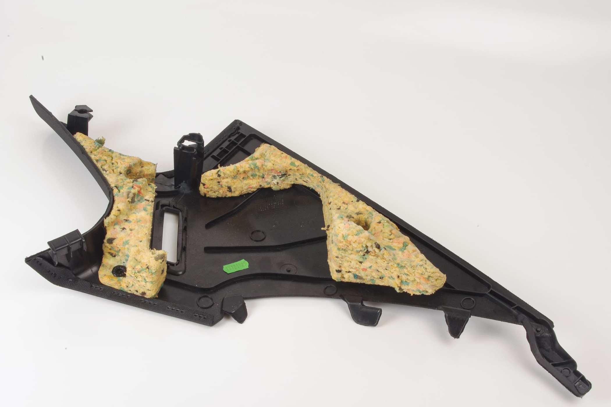 Mercedes 2046900725 C Pillar Trim - Left Black | W204 C