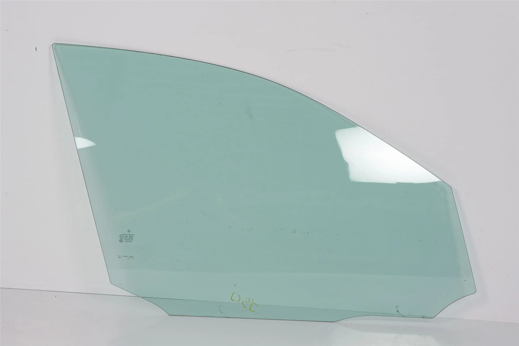 Mercedes 2047250800 Window Glass - Front Right | W204 C