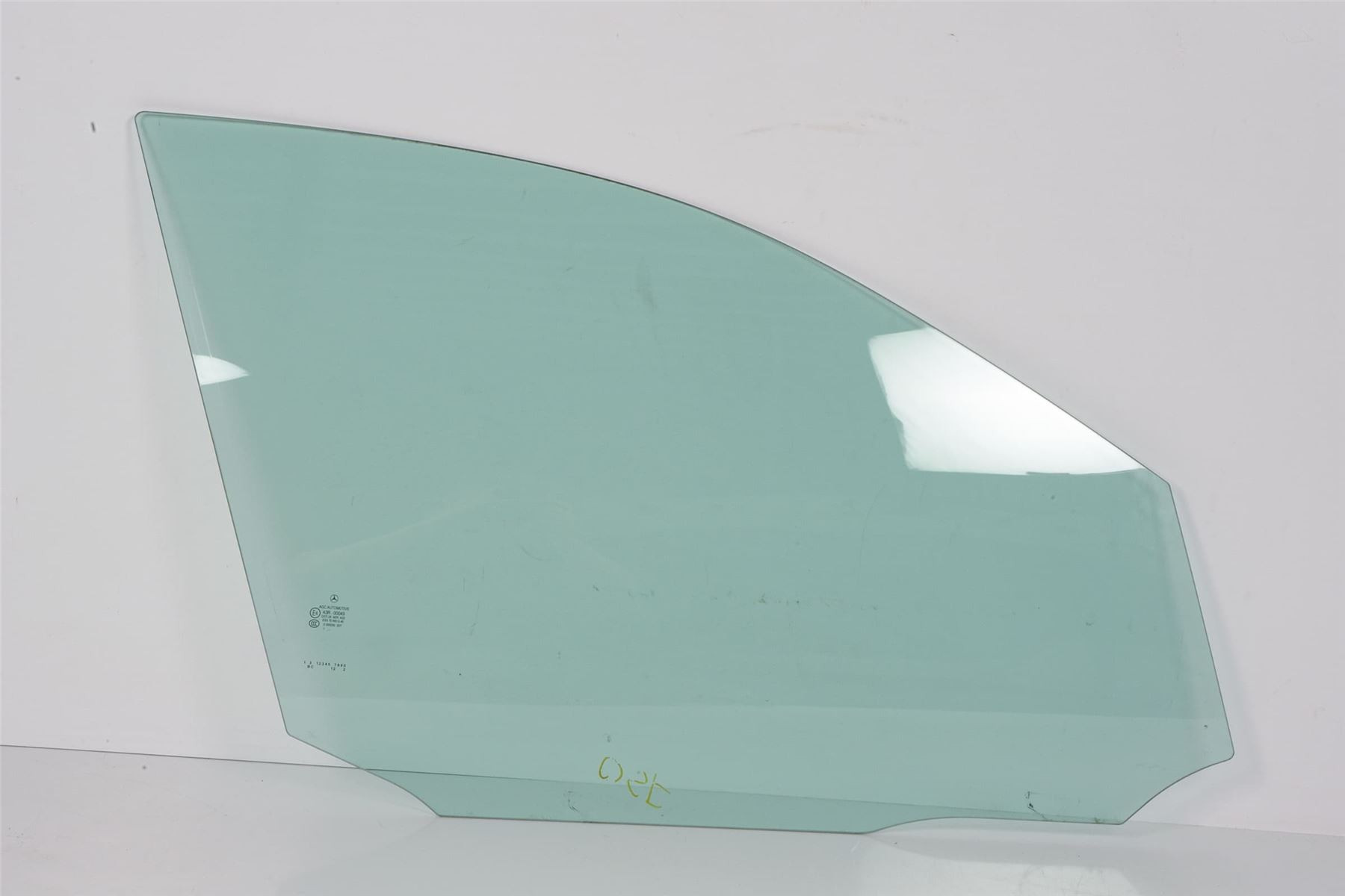 Mercedes 2047250800 Window Glass - Front Right | W204 C
