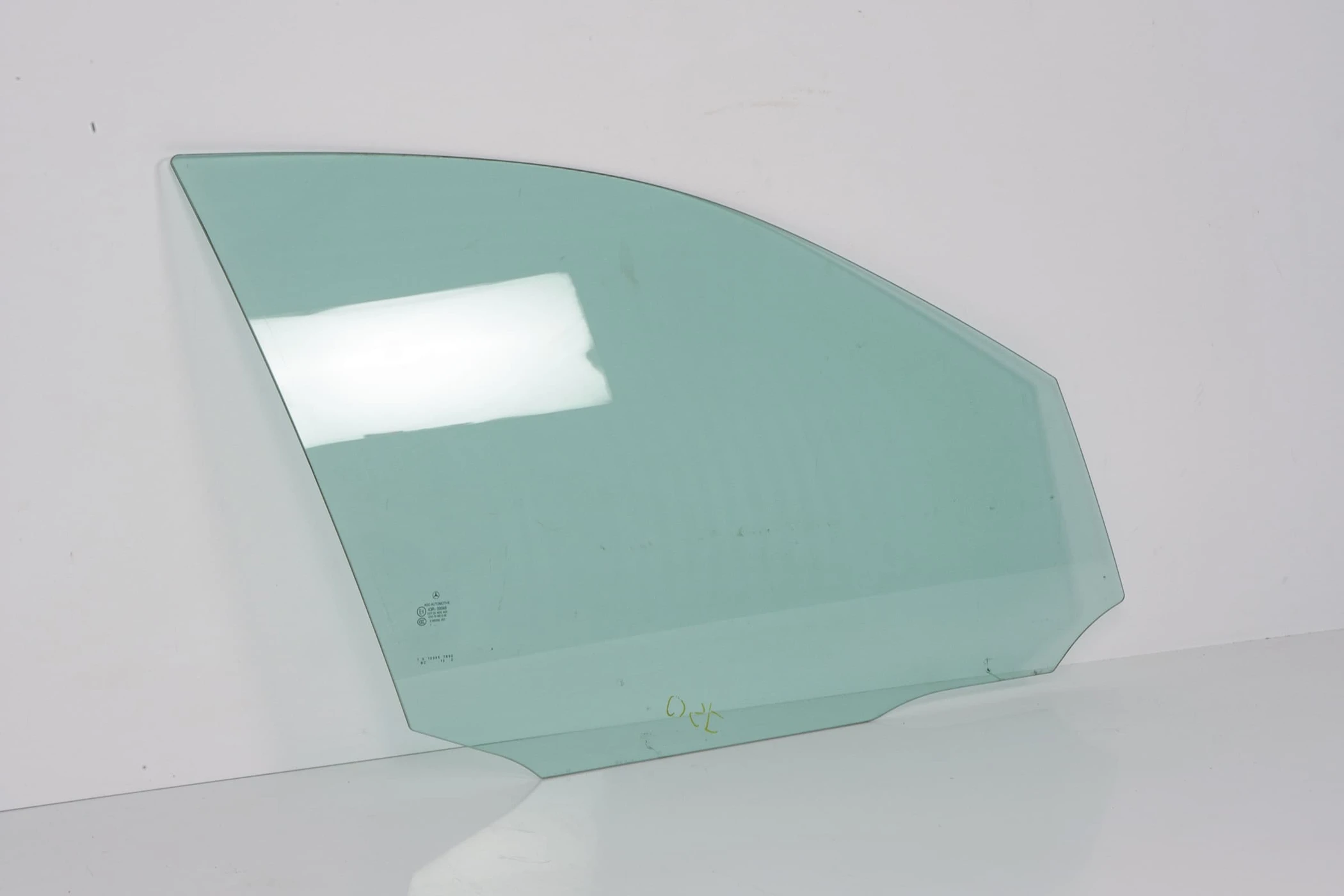 Mercedes 2047250800 Window Glass - Front Right | W204 C